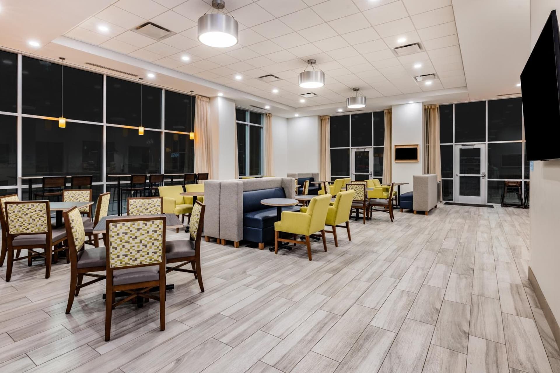 Holiday Inn Express & Suites - Lincoln Downtown by IHG gallery photo in Lincoln, NE — image 20