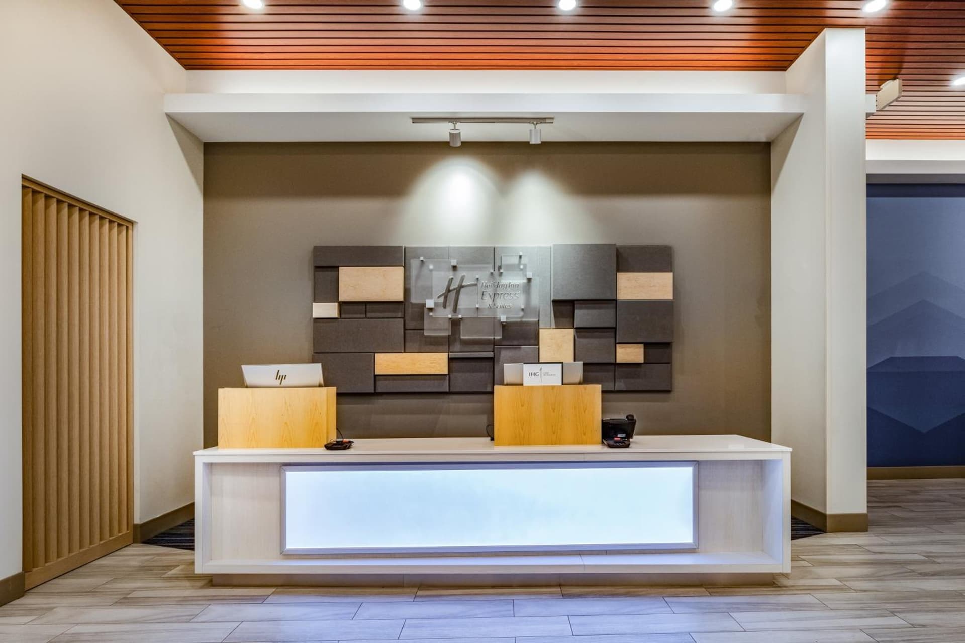 Holiday Inn Express & Suites - Lincoln Downtown by IHG gallery photo in Lincoln, NE — image 26