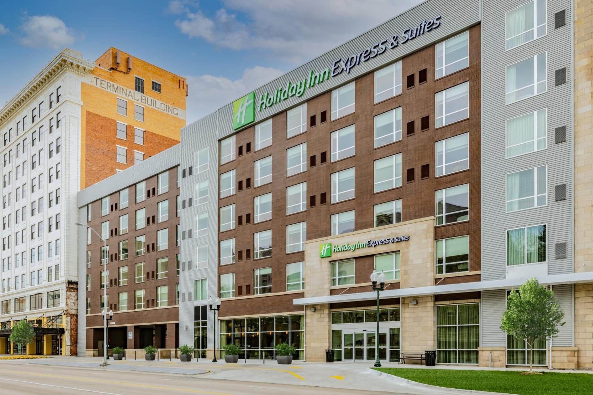 Holiday Inn Express & Suites - Lincoln Downtown by IHG featured exterior or lobby in Lincoln, NE — similar hotel