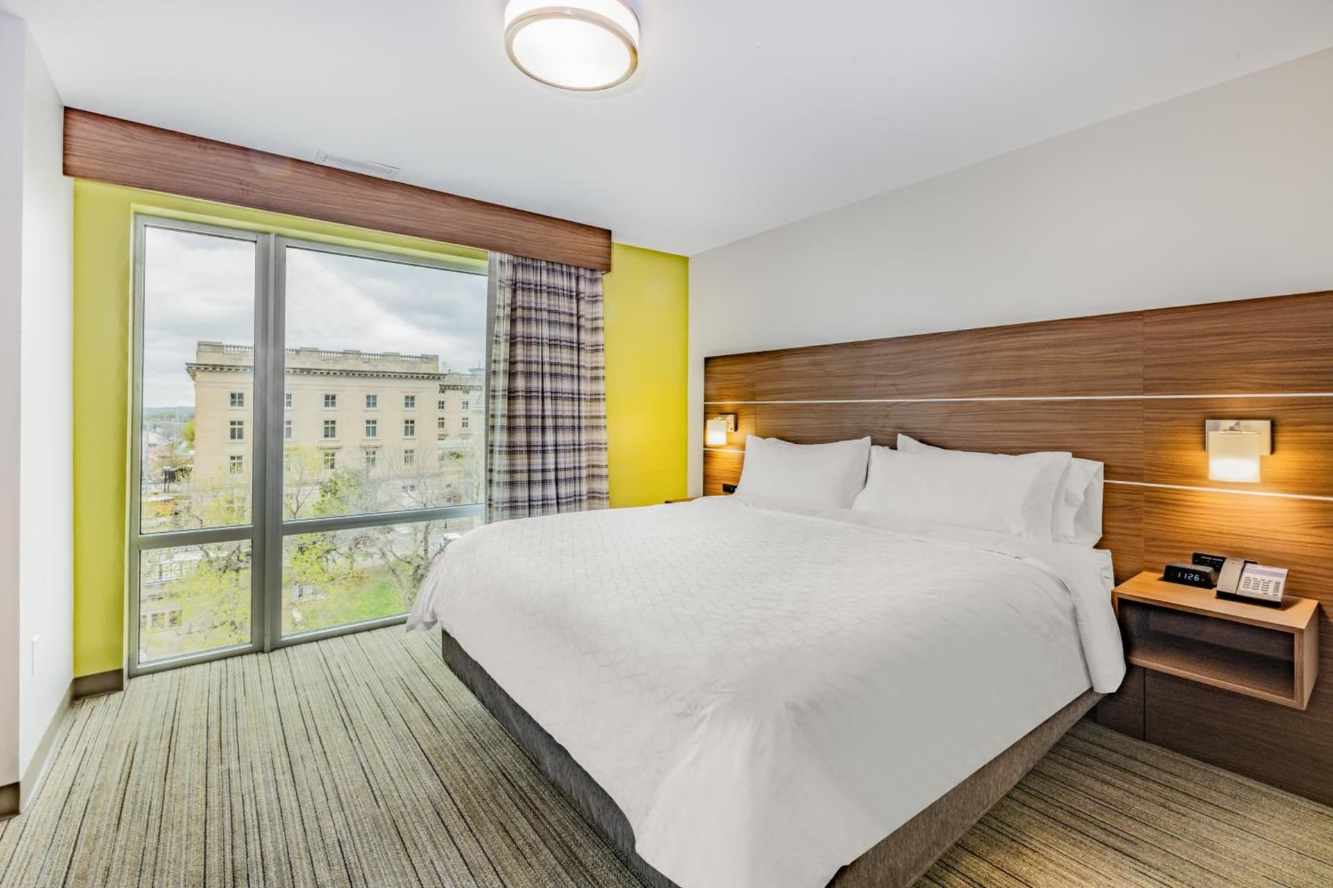 Holiday Inn Express & Suites - Lincoln Downtown by IHG gallery photo in Lincoln, NE — image 28