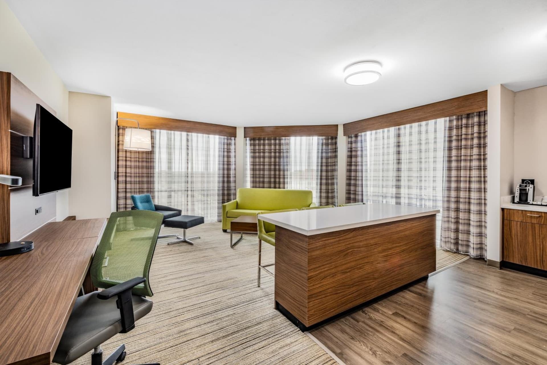 Holiday Inn Express & Suites - Lincoln Downtown by IHG gallery photo in Lincoln, NE — image 40