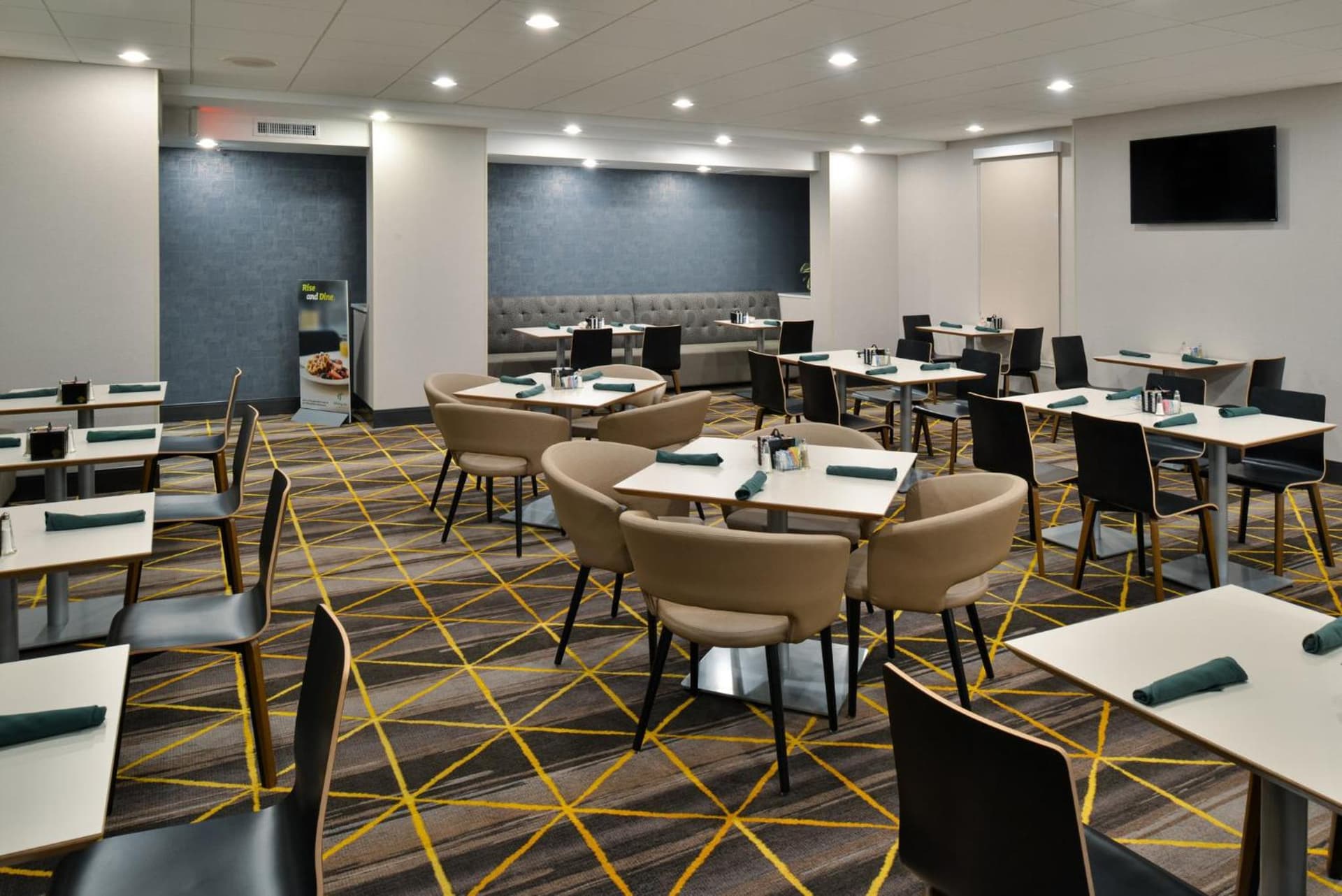 Holiday Inn Hotel & Suites Overland Park-Convention Center by IHG gallery photo in Overland Park, KS — image 40