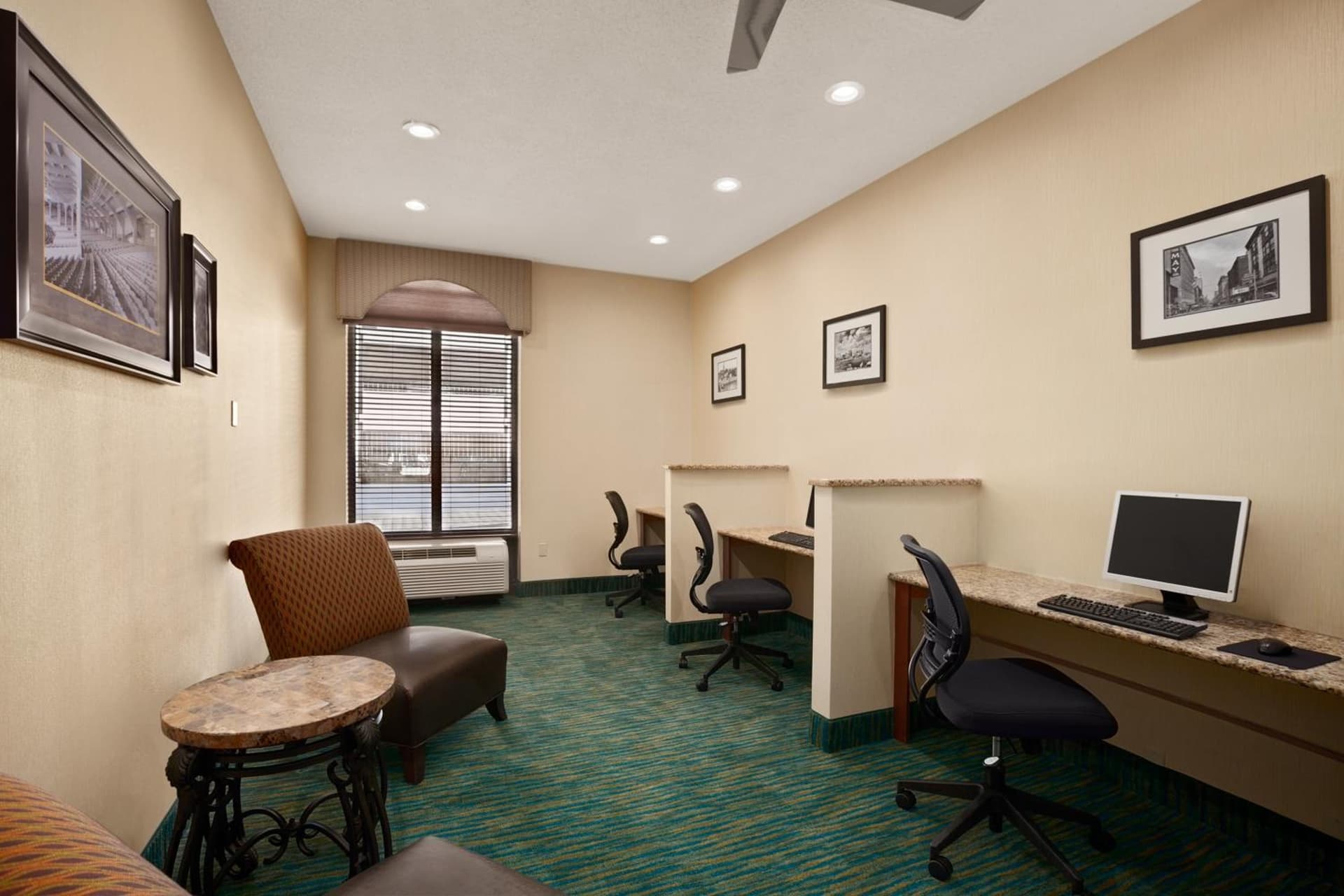 Days Inn by Wyndham Baltimore Inner Harbor gallery photo in Baltimore, MD — image 10