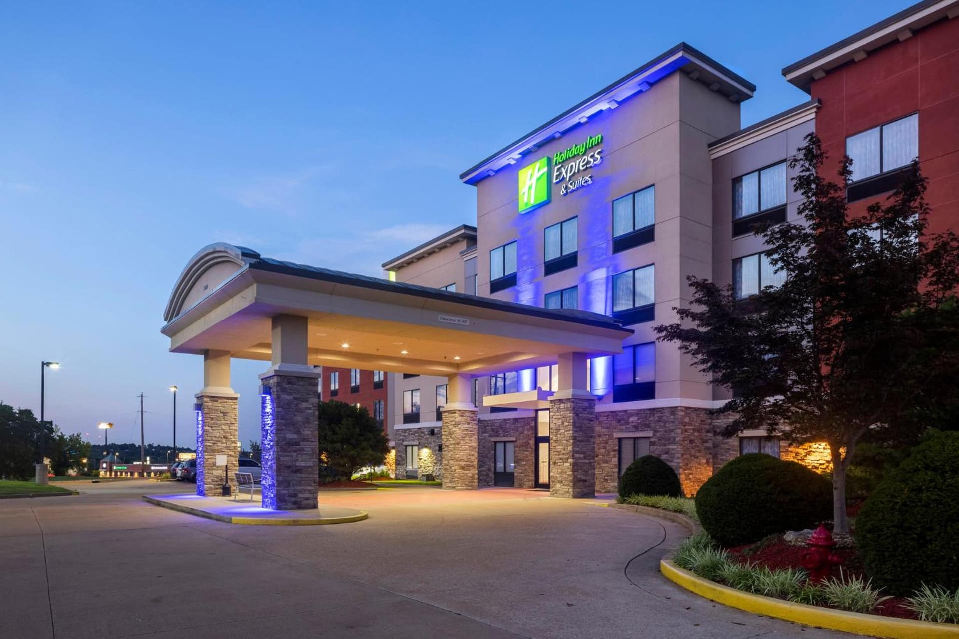 Holiday Inn Express Hotel & Suites Festus-South St. Louis by IHG featured exterior or lobby in Festus, MO — similar hotel