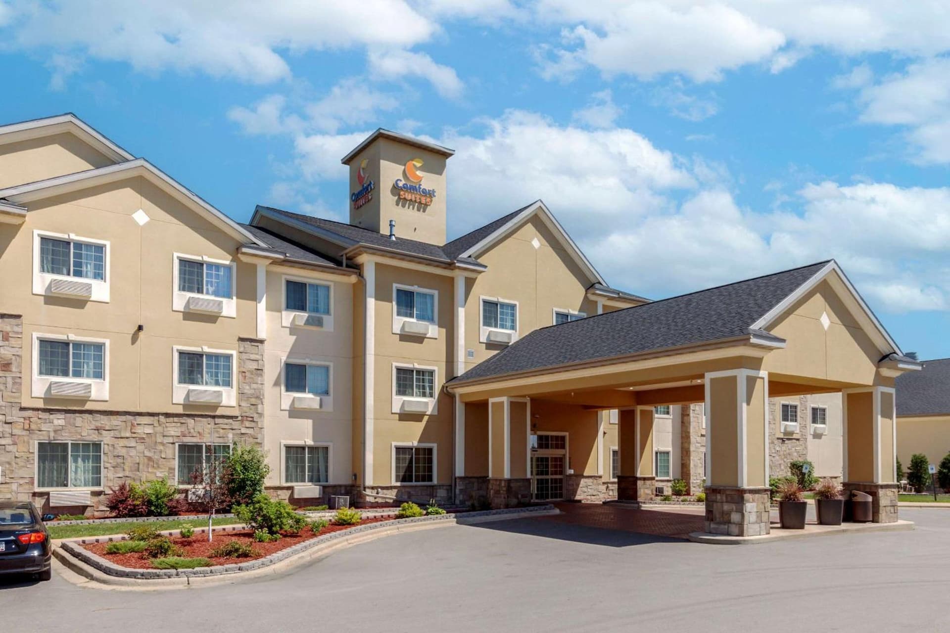 Comfort Suites Johnson Creek Conference Center featured exterior or lobby in Johnson Creek, WI — similar hotel