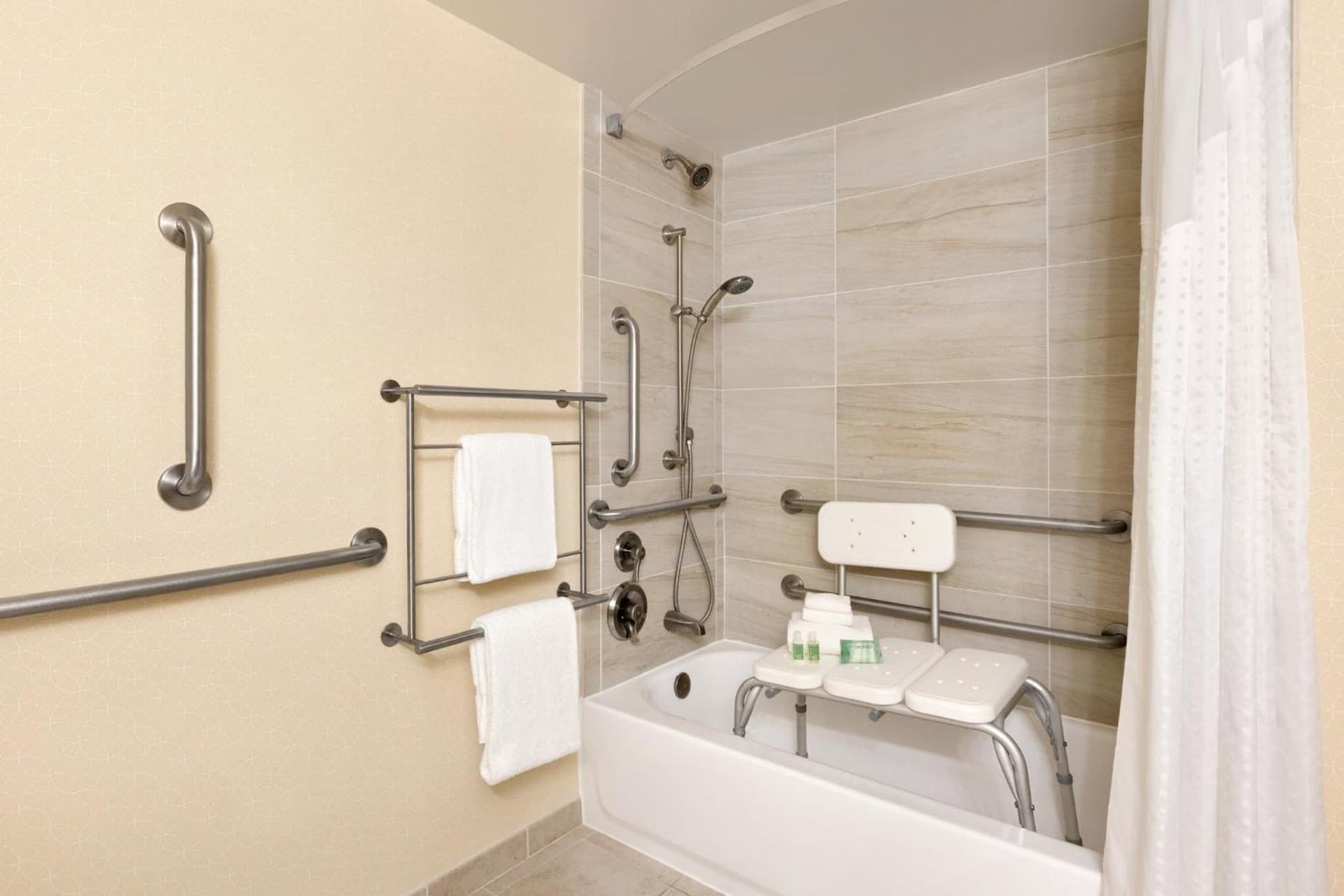 Holiday Inn National Airport/Crystal City by IHG gallery photo in Arlington, VA — image 34
