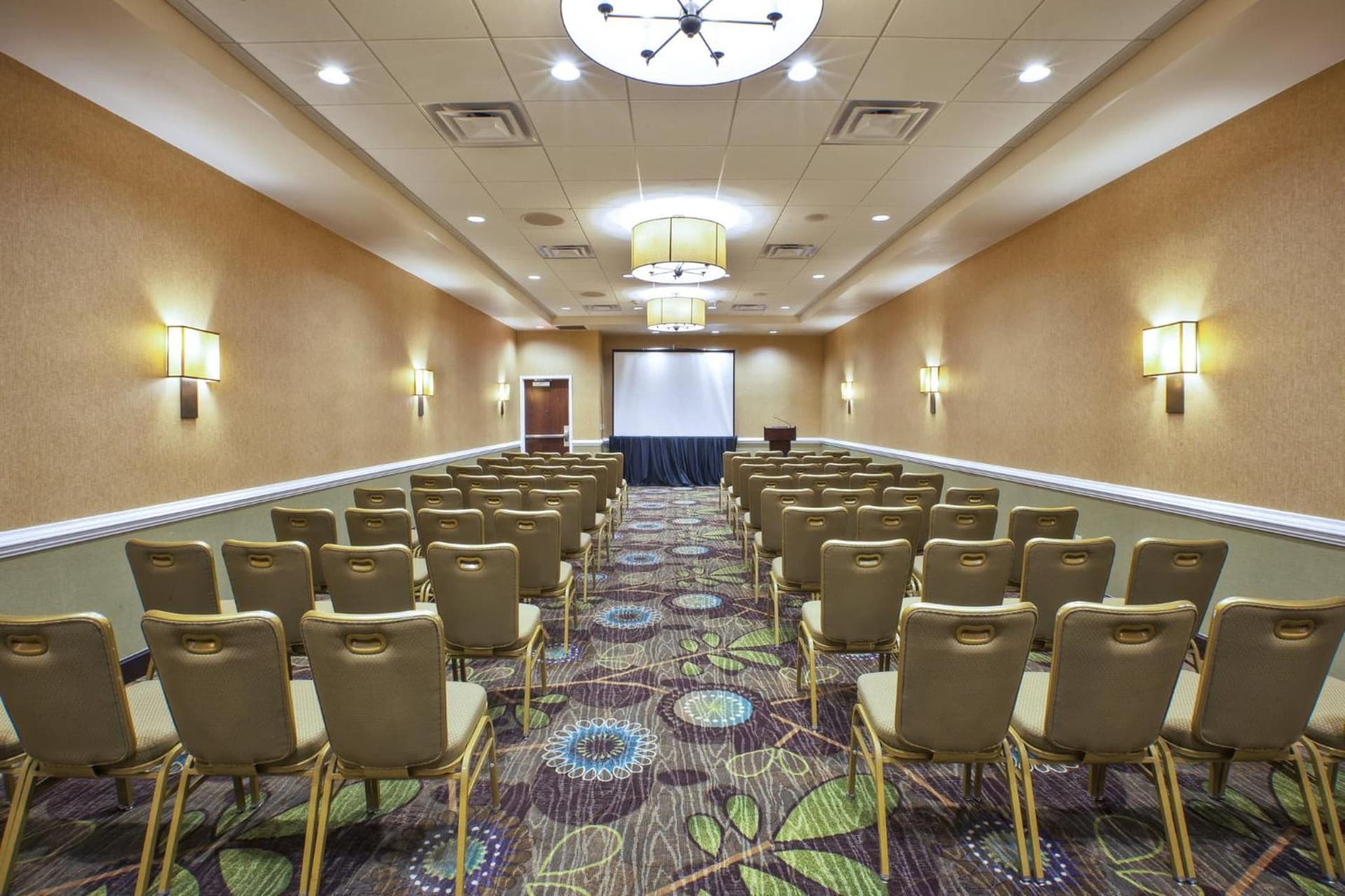 Holiday Inn National Airport/Crystal City by IHG gallery photo in Arlington, VA — image 12