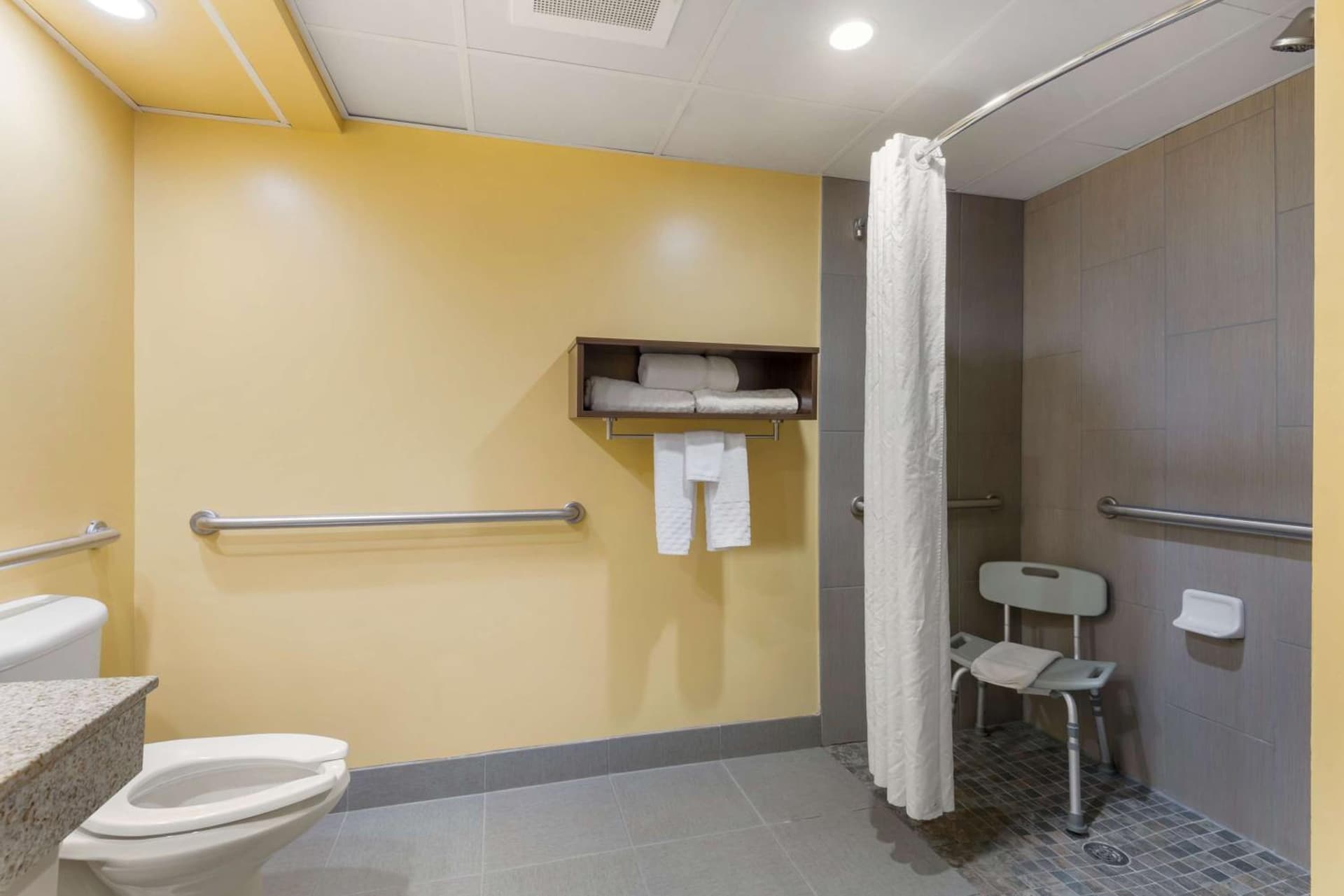 Best Western Plus Suites Greenville gallery photo in Greenville, NC — image 13