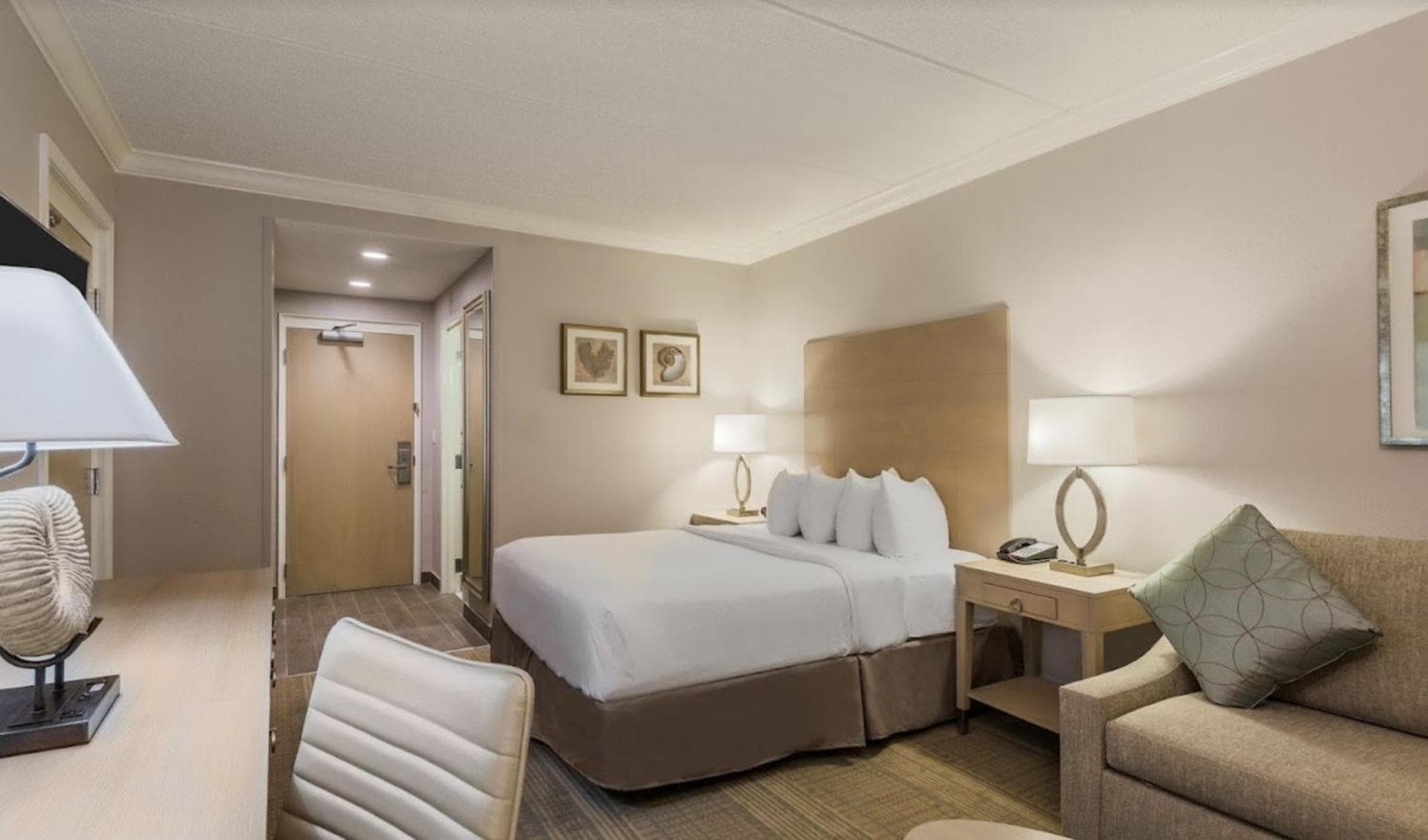 Holiday Inn Express Fairhope - Point Clear by IHG interior in Fairhope, AL — gallery photo 2