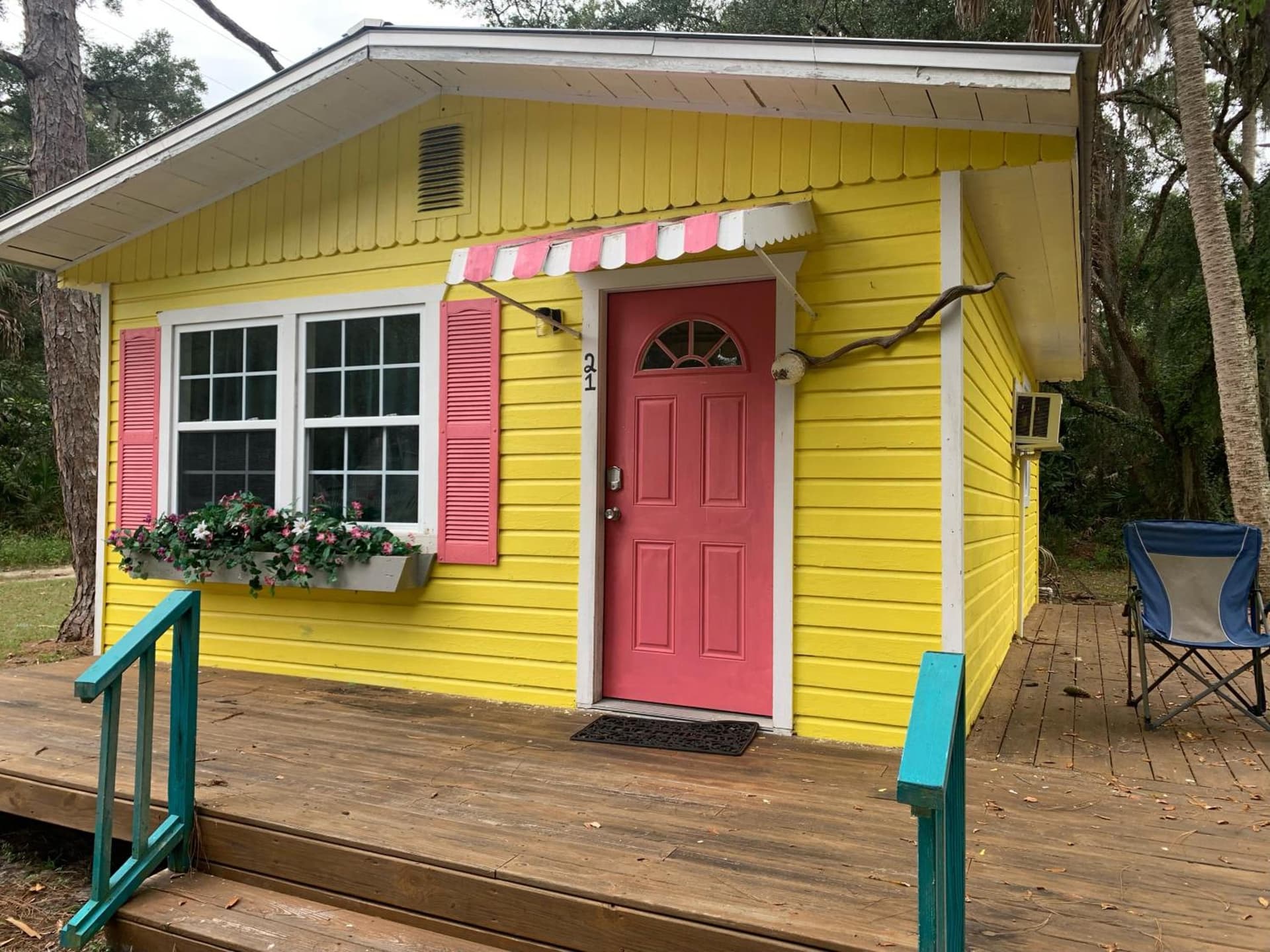 Nature Coast Inn & Cottages interior in Inglis, FL — gallery photo 2