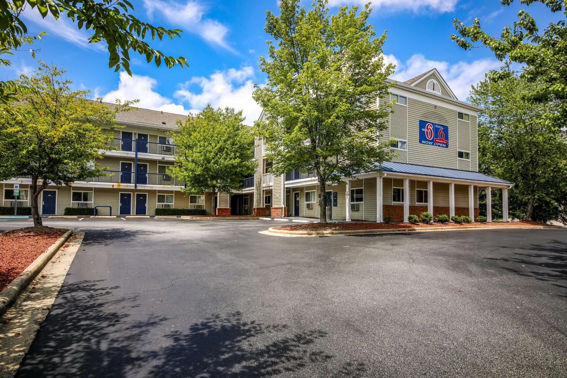 Motel 6-Greensboro, NC - I-40 interior in Greensboro, NC — gallery photo 2