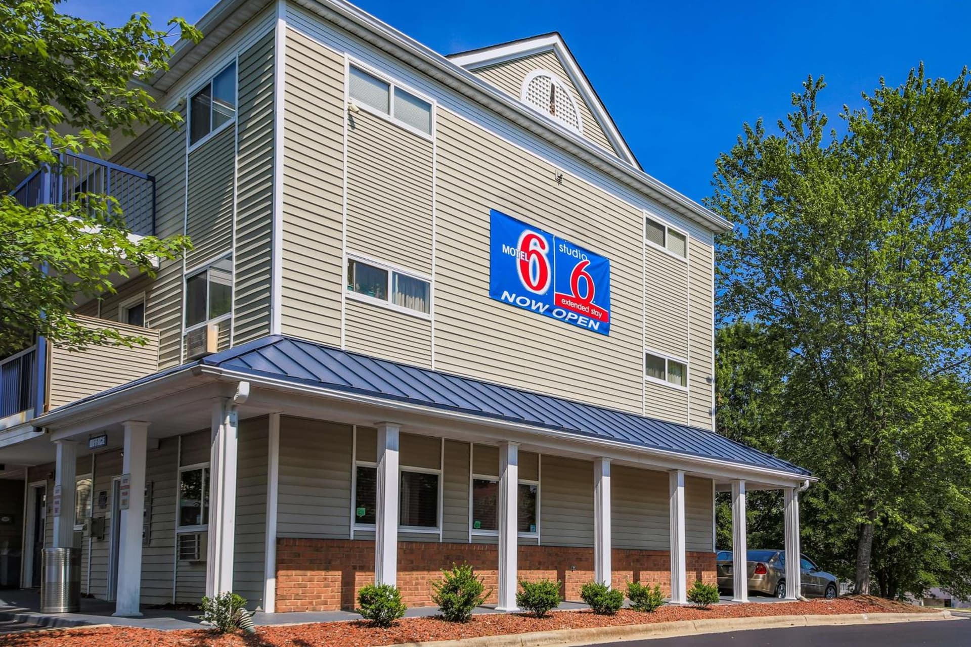 Motel 6-Greensboro, NC - I-40 featured exterior or lobby in Greensboro, NC — similar hotel