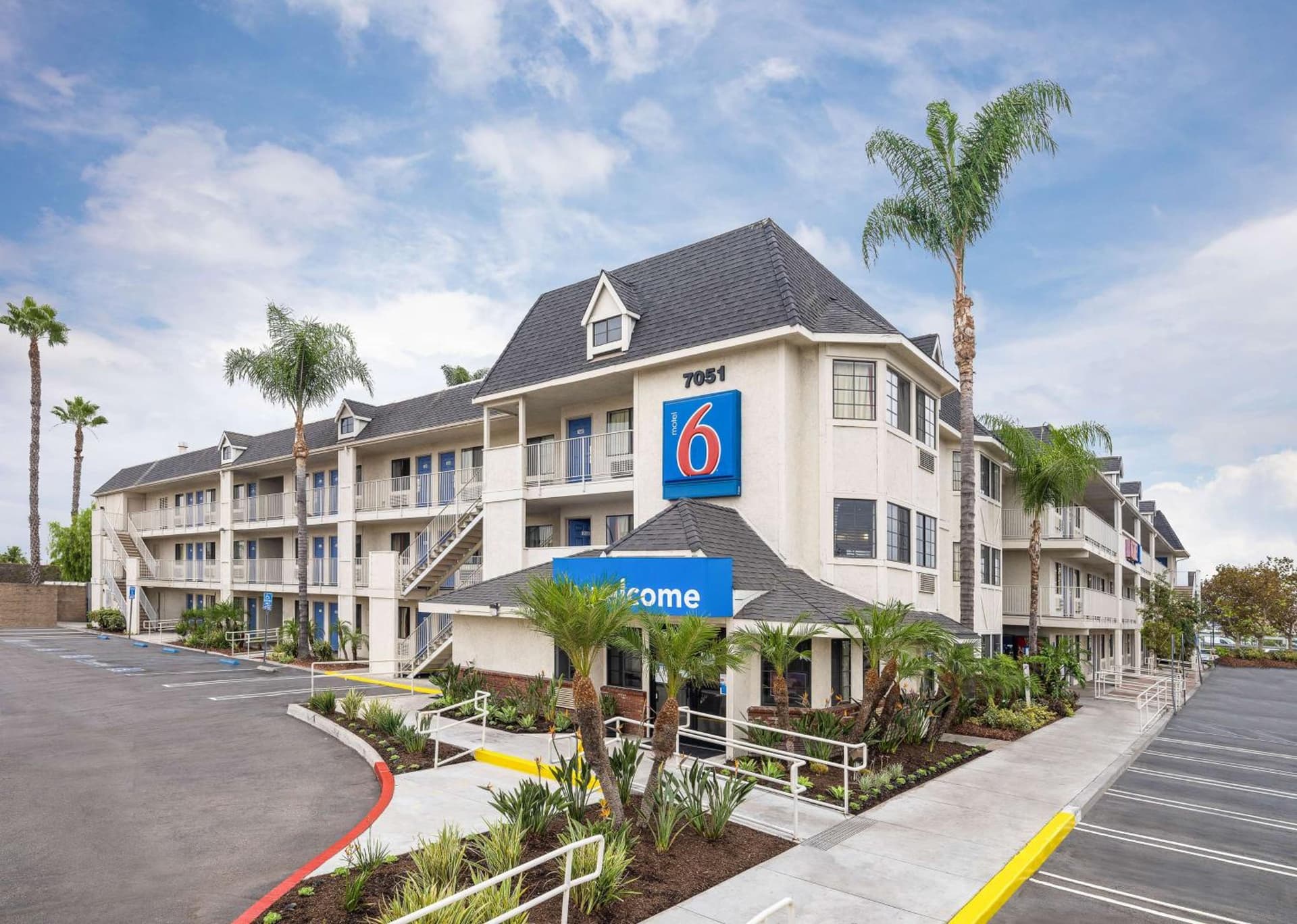 Motel 6-Buena Park, CA - Knotts Berry Farm - Disneyland featured exterior or lobby in Buena Park, CA — similar hotel