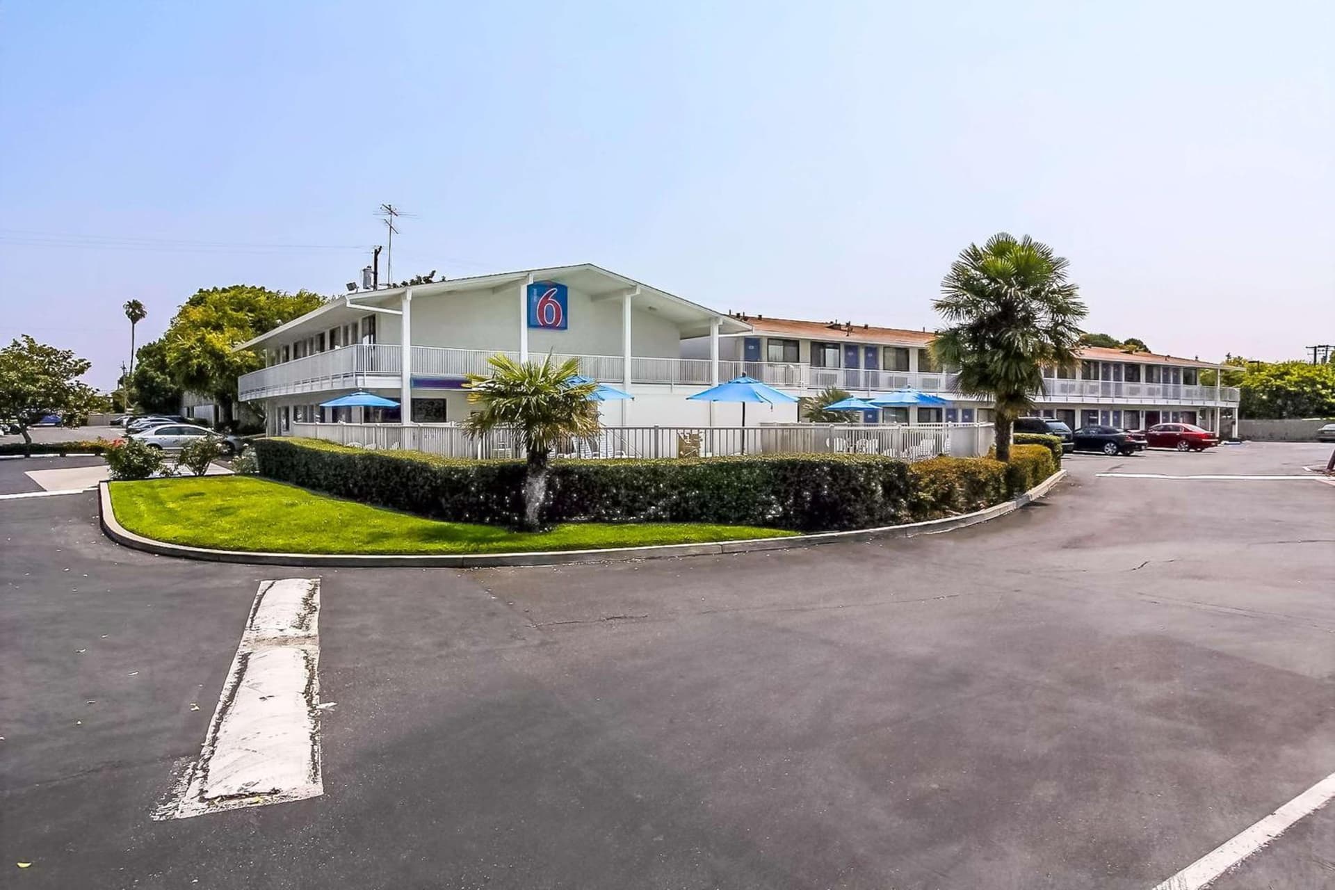 Motel 6-Sunnyvale, CA - South interior in Sunnyvale, CA — gallery photo 2