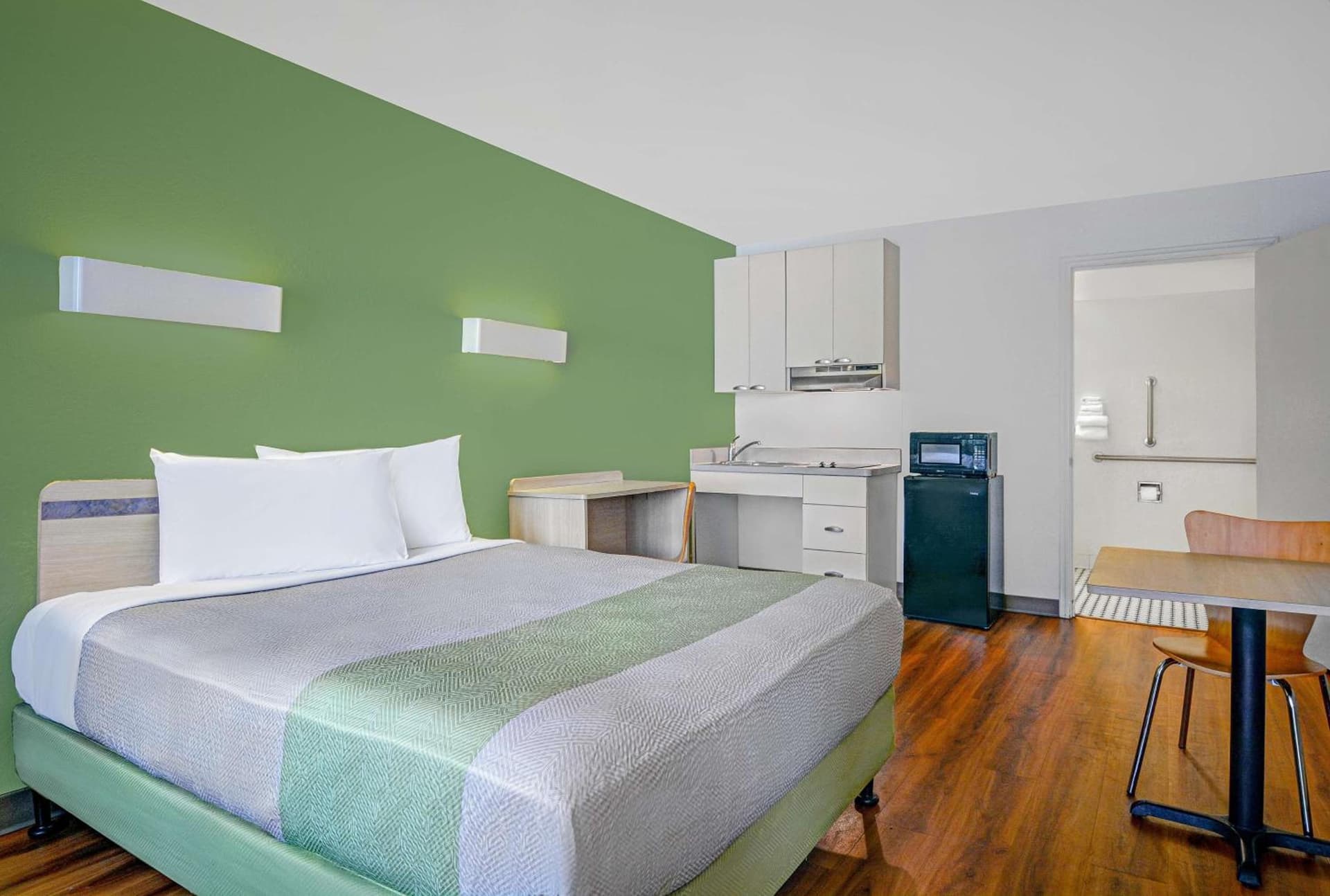 Motel 6-Tallahassee, FL - Downtown gallery photo in Tallahassee, FL — image 18