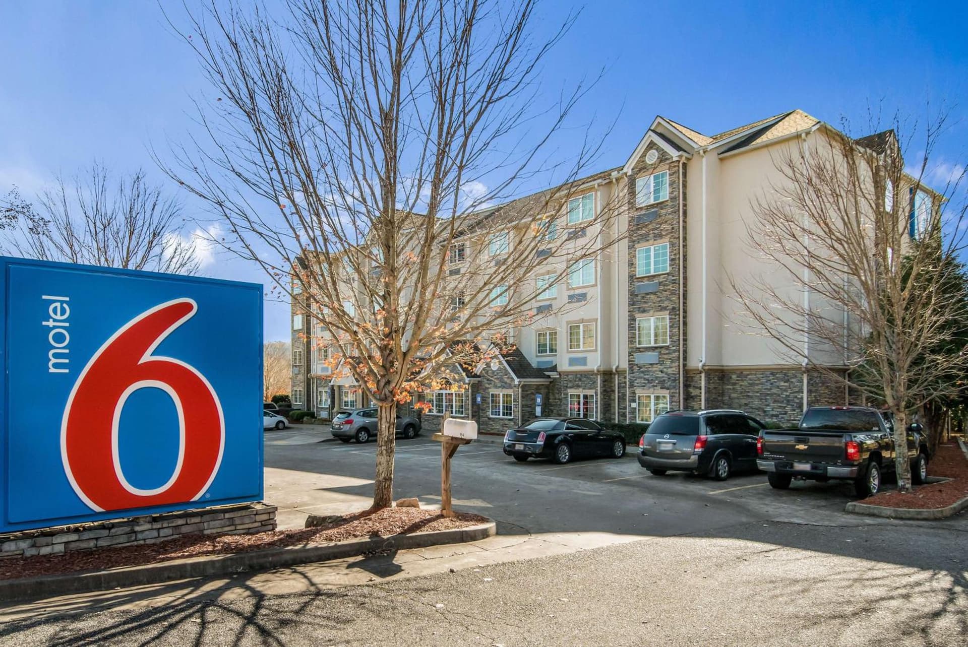 Motel 6-Canton, GA featured exterior or lobby in Canton, GA — similar hotel