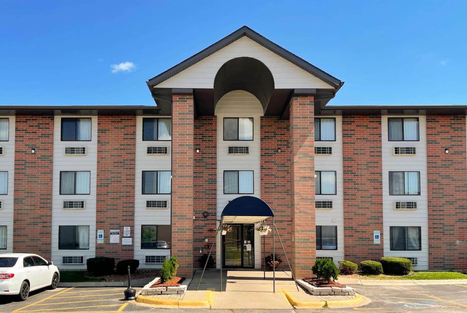Motel 6-Elk Grove Village, IL - O'Hare property views in Elk Grove Village, IL — gallery photo 3