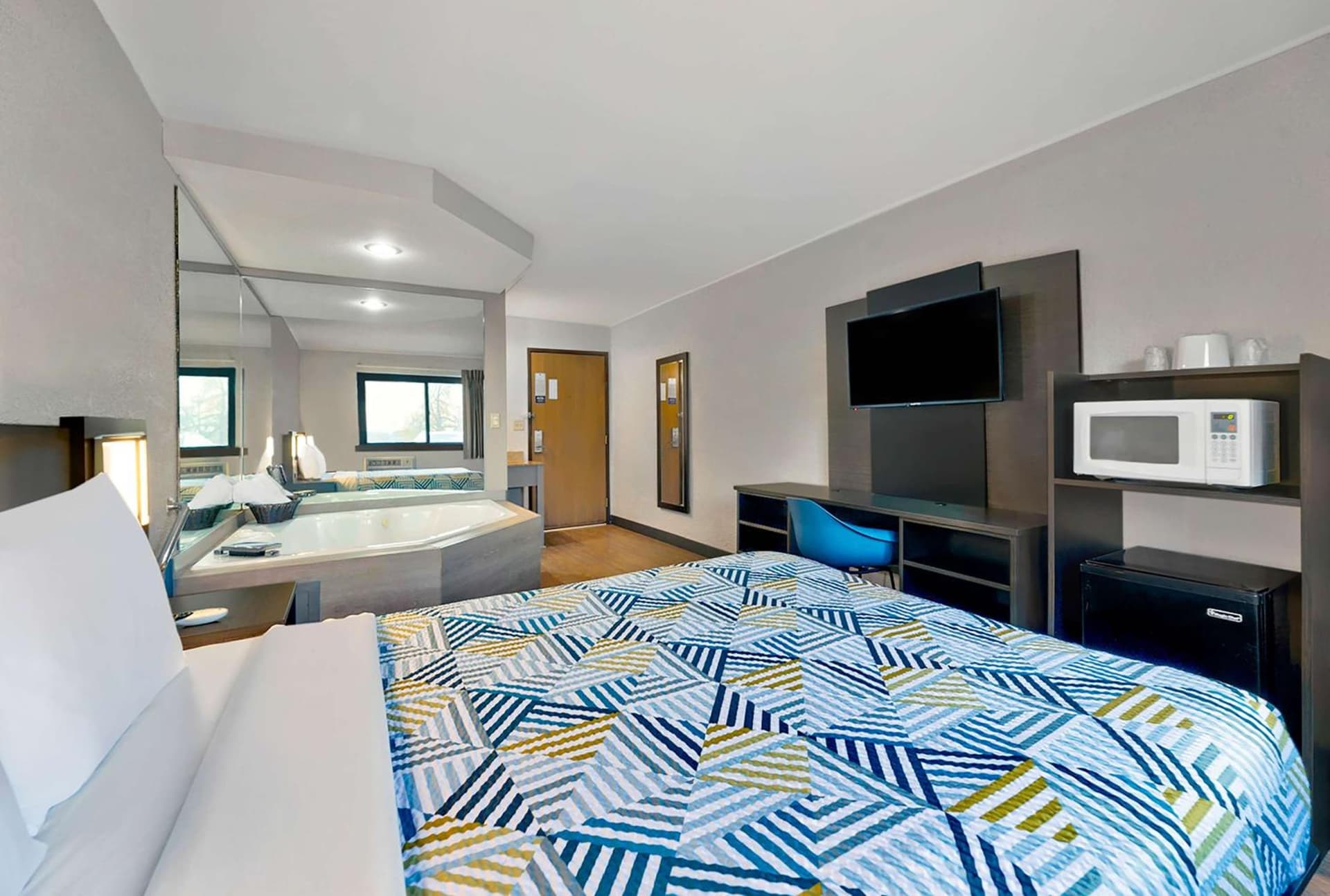 Motel 6-Cedar Rapids, IA - Airport property views in Cedar Rapids, IA — gallery photo 3