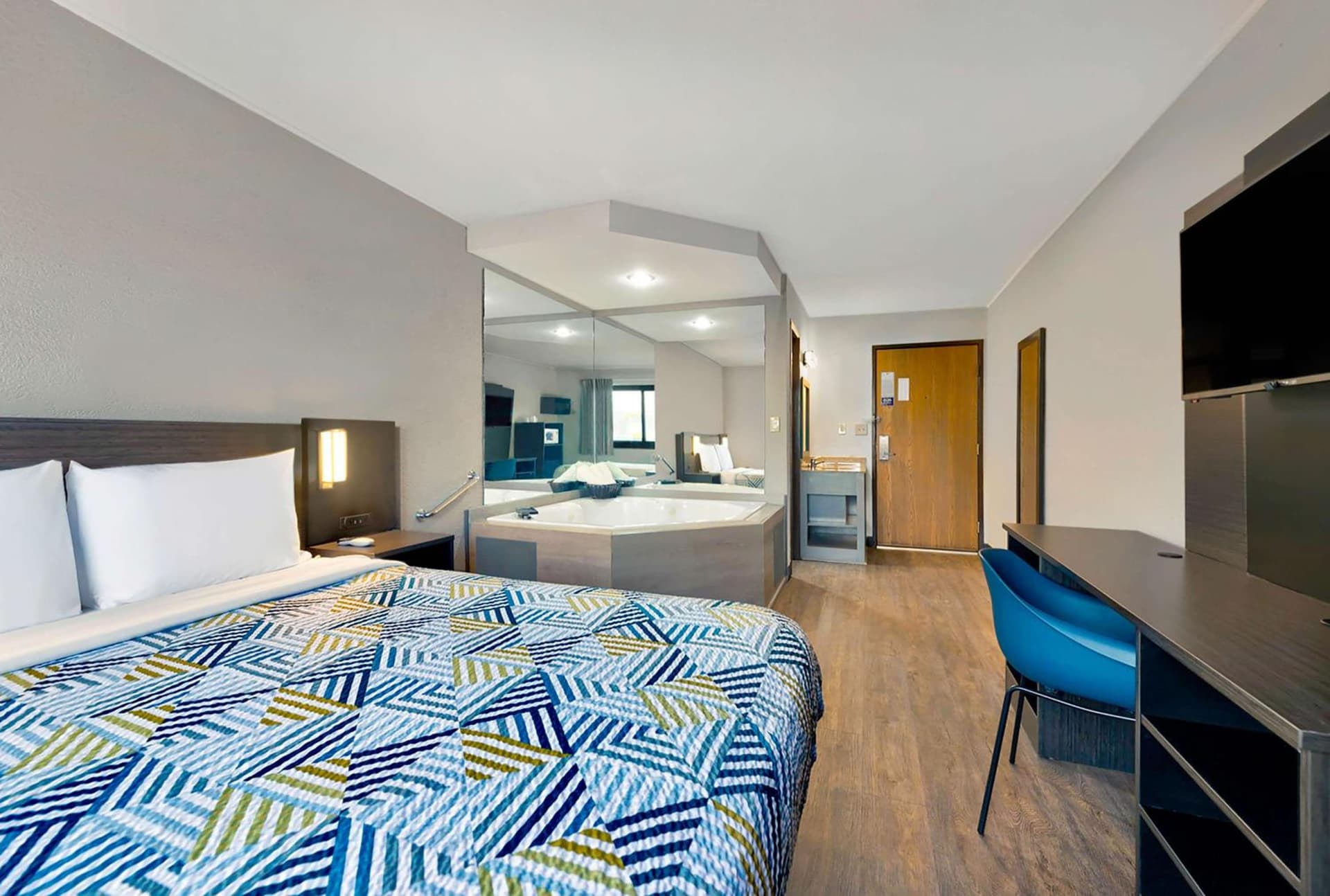Motel 6-Cedar Rapids, IA - Airport gallery photo in Cedar Rapids, IA — image 17