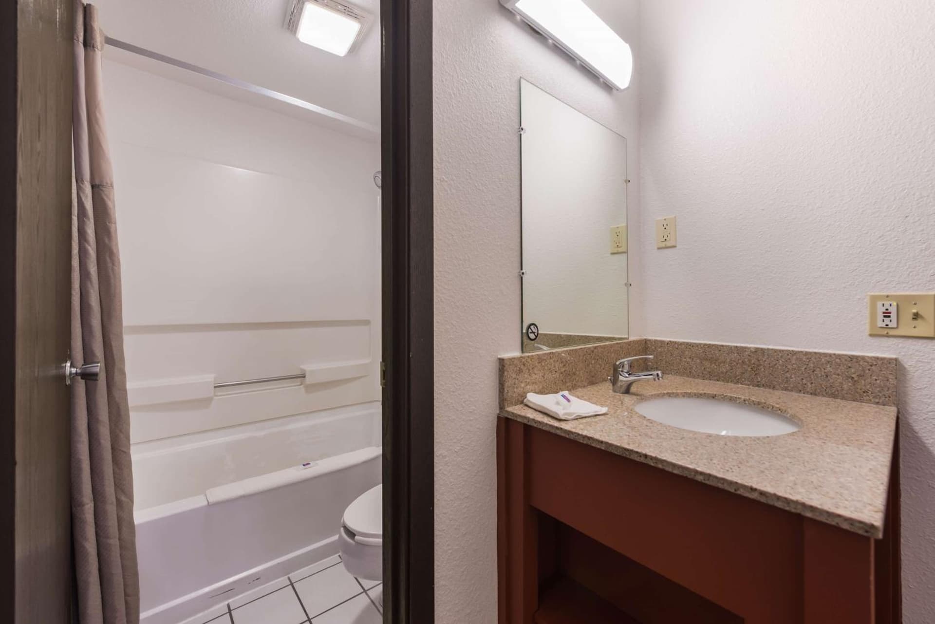 Motel 6-Saint Paul, MN - I-94 gallery photo in Saint Paul, MN — image 13