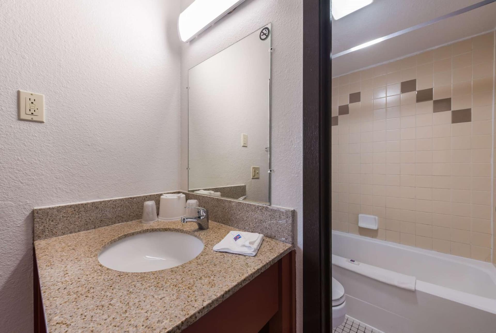 Motel 6-Saint Paul, MN - I-94 gallery photo in Saint Paul, MN — image 20