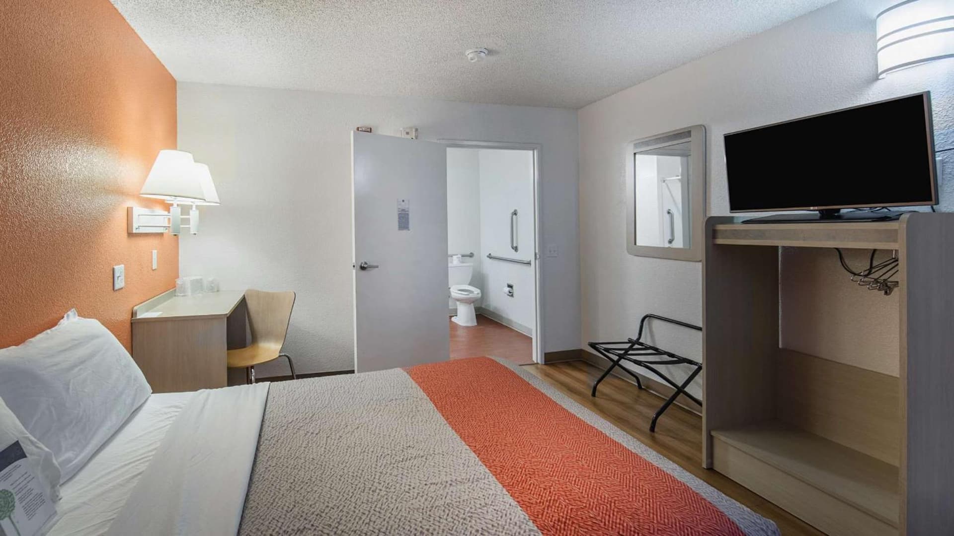 Motel 6-Medford, OR - North gallery photo in Medford, OR — image 27