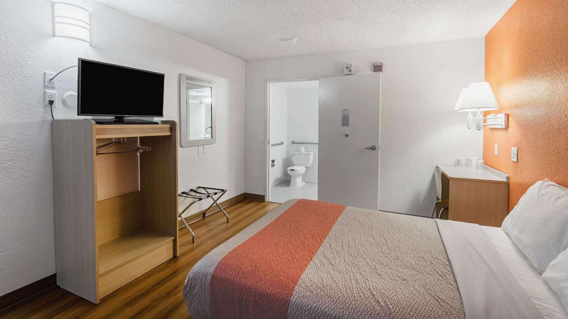 Motel 6-Medford, OR - North gallery photo in Medford, OR — image 42