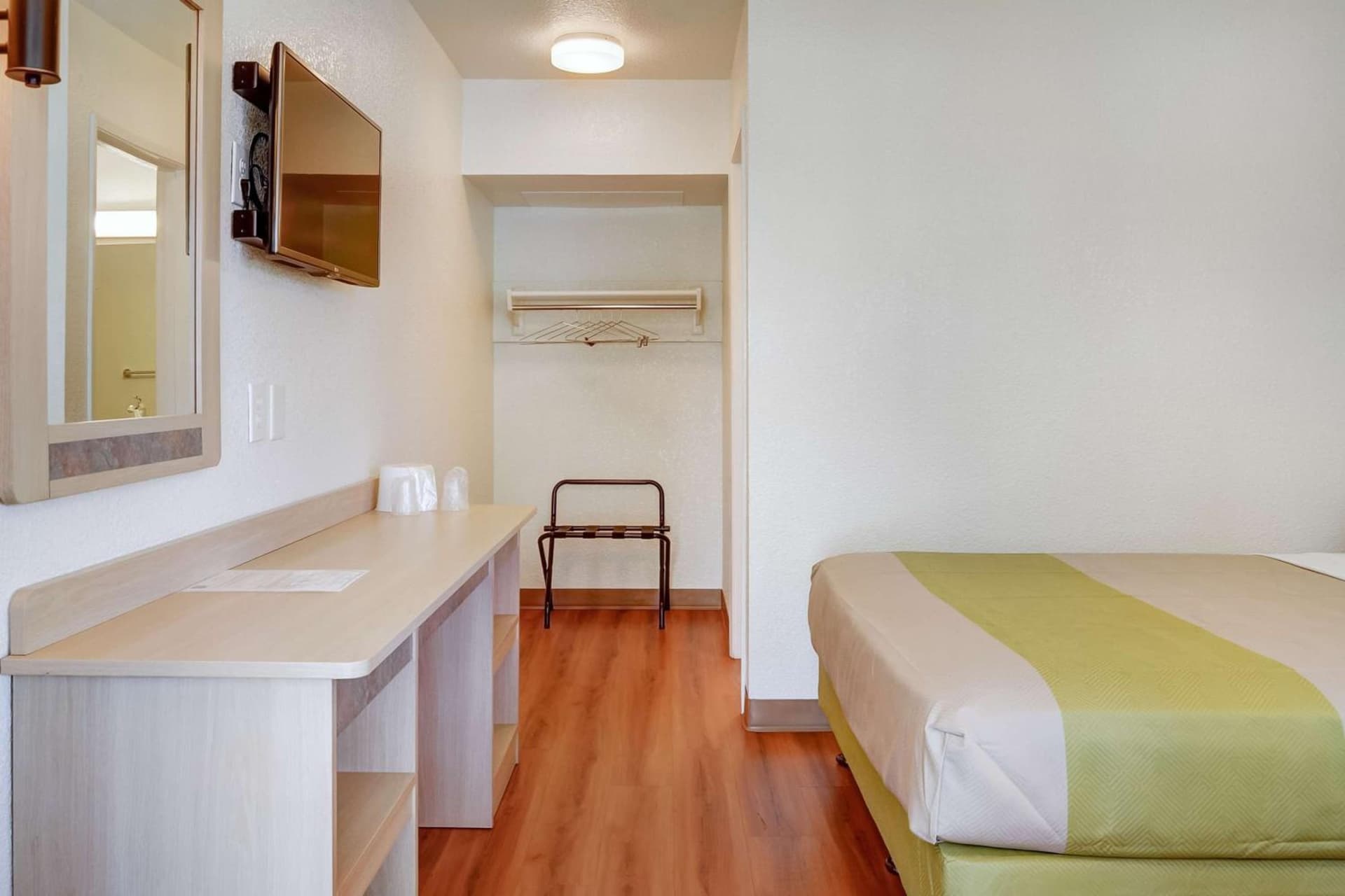 Motel 6-Eugene, OR - South Springfield property views in Eugene, OR — gallery photo 3