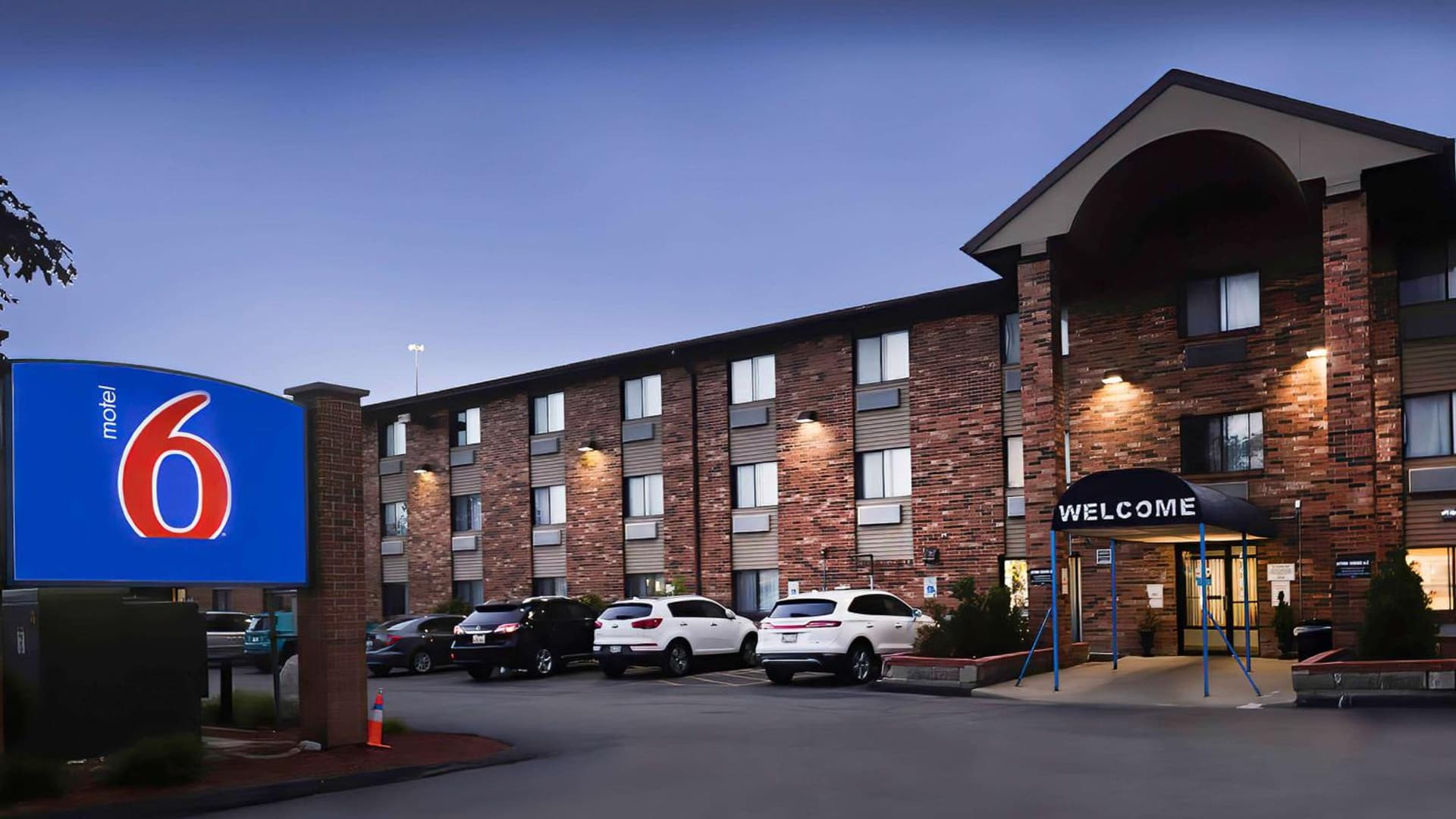 Motel 6-Milwaukee, WI - Glendale property views in Glendale, WI — gallery photo 3