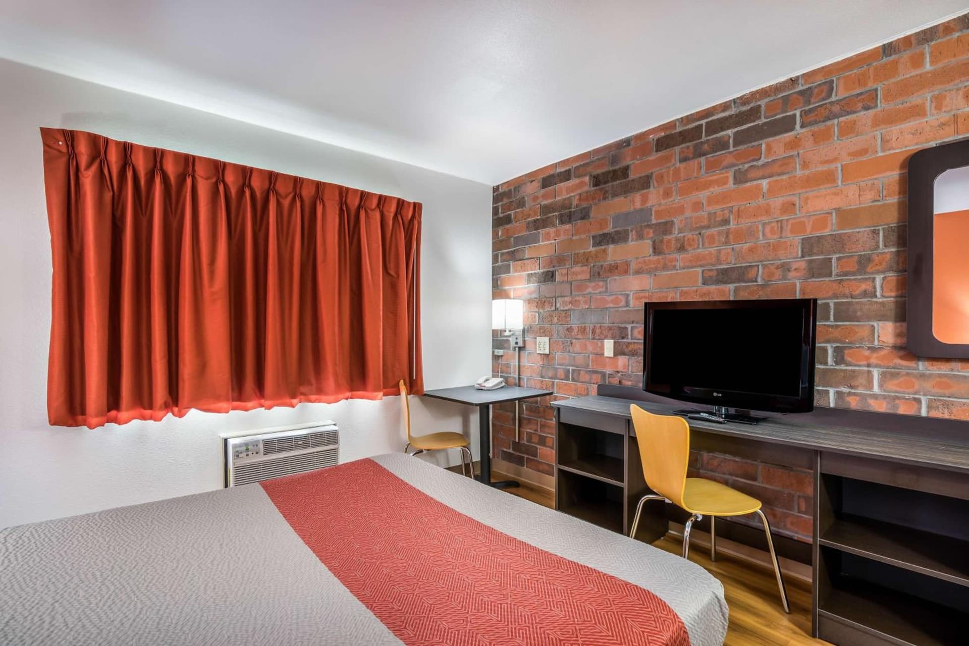 Motel 6-Madison, WI - East gallery photo in Madison, WI — image 8