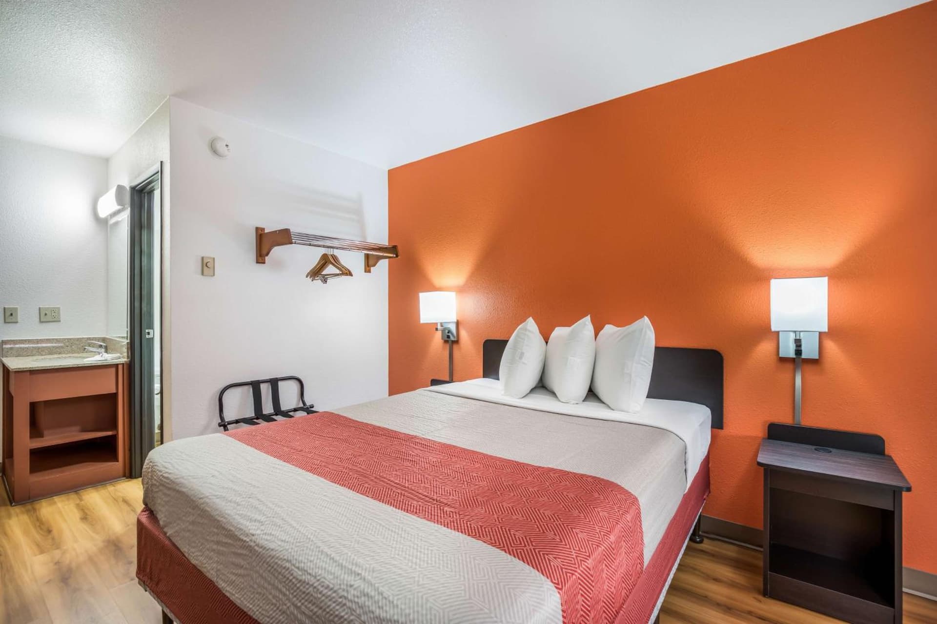 Motel 6-Madison, WI - East gallery photo in Madison, WI — image 15