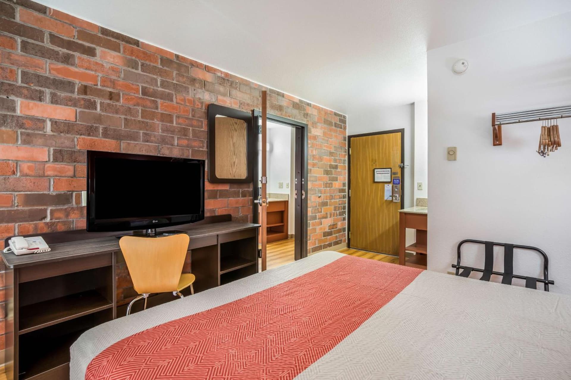 Motel 6-Madison, WI - East gallery photo in Madison, WI — image 11