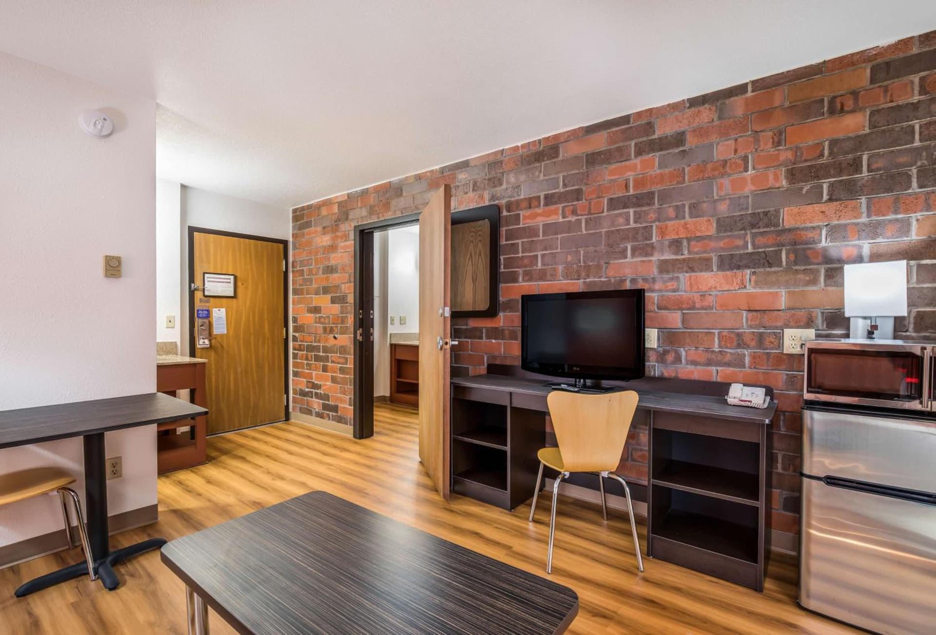 Motel 6-Madison, WI - East gallery photo in Madison, WI — image 18
