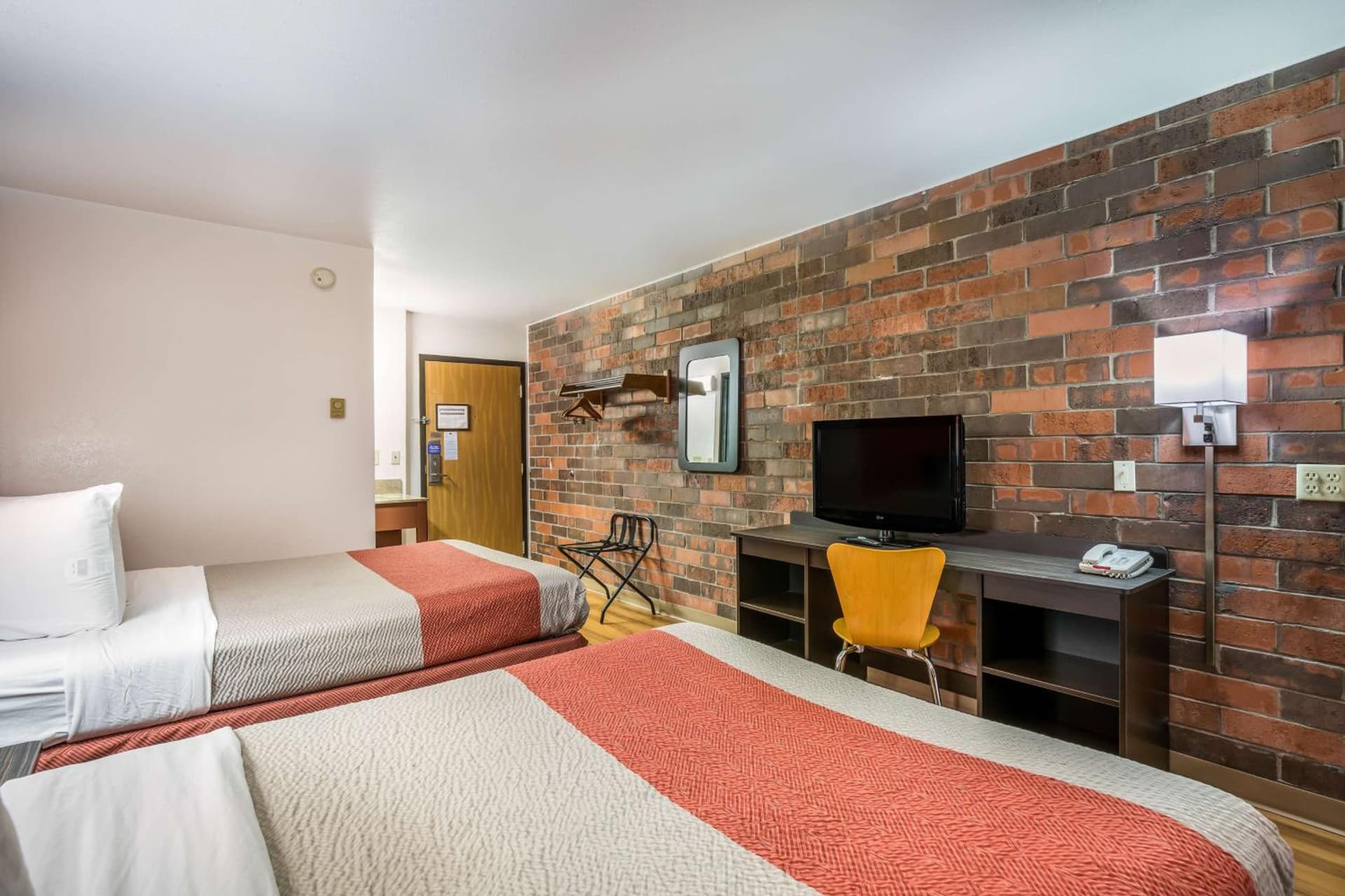 Motel 6-Madison, WI - East gallery photo in Madison, WI — image 14
