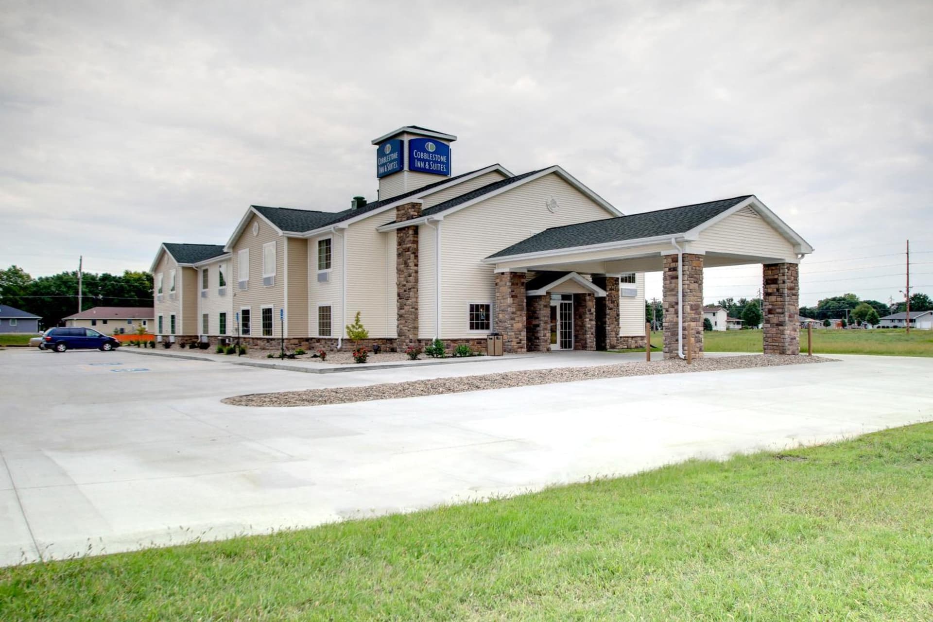 Cobblestone Inn & Suites - Schuyler featured exterior or lobby in Schuyler, NE — similar hotel