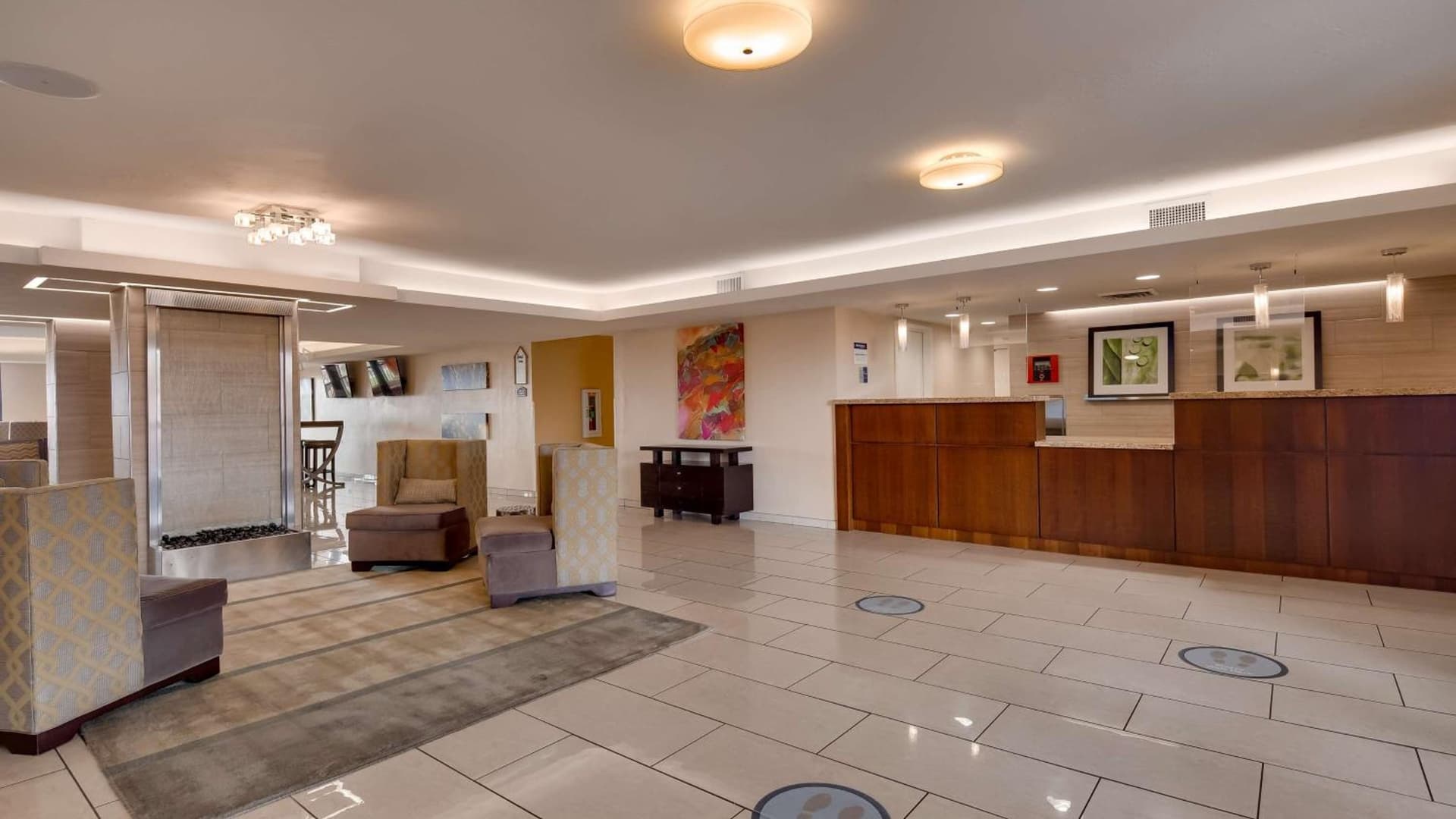 Best Western View of Lake Powell Hotel property views in Page, AZ — gallery photo 3