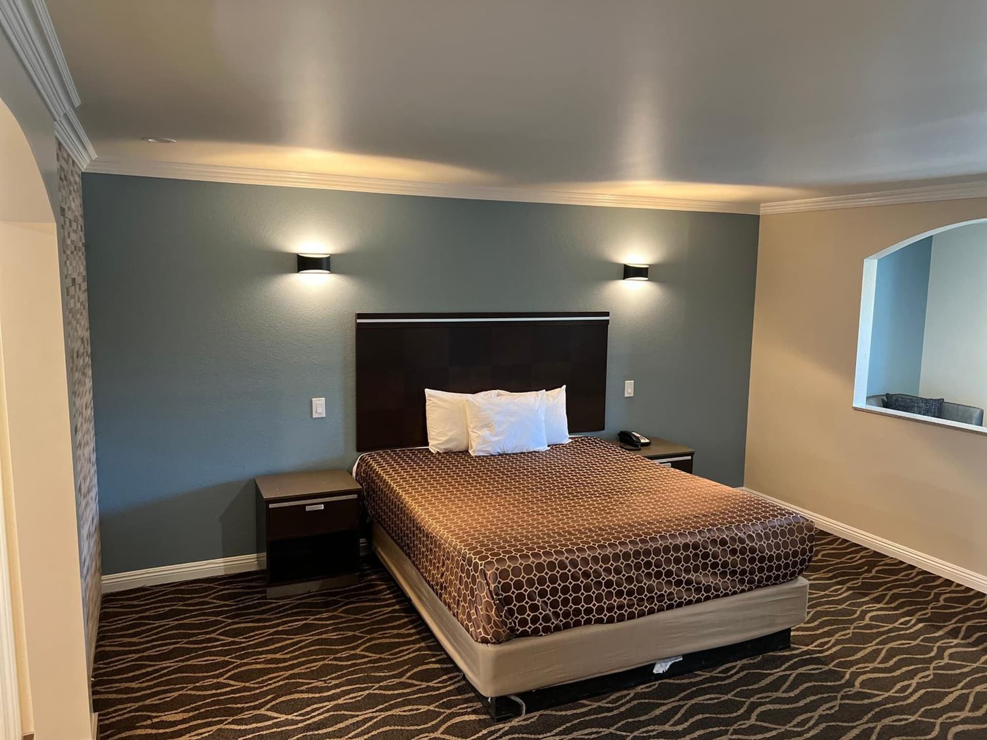 Walnut Inn & Suites West Covina gallery photo in West Covina, CA — image 12