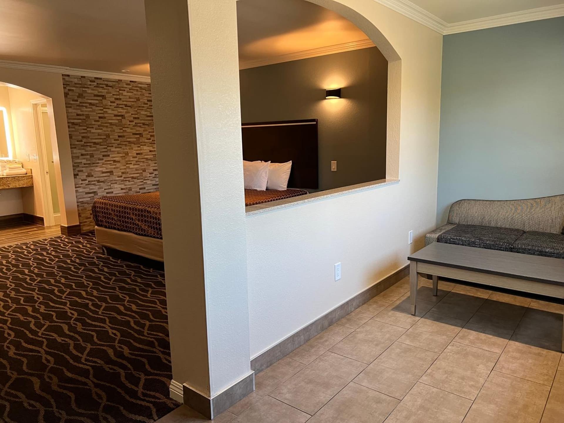 Walnut Inn & Suites West Covina gallery photo in West Covina, CA — image 17