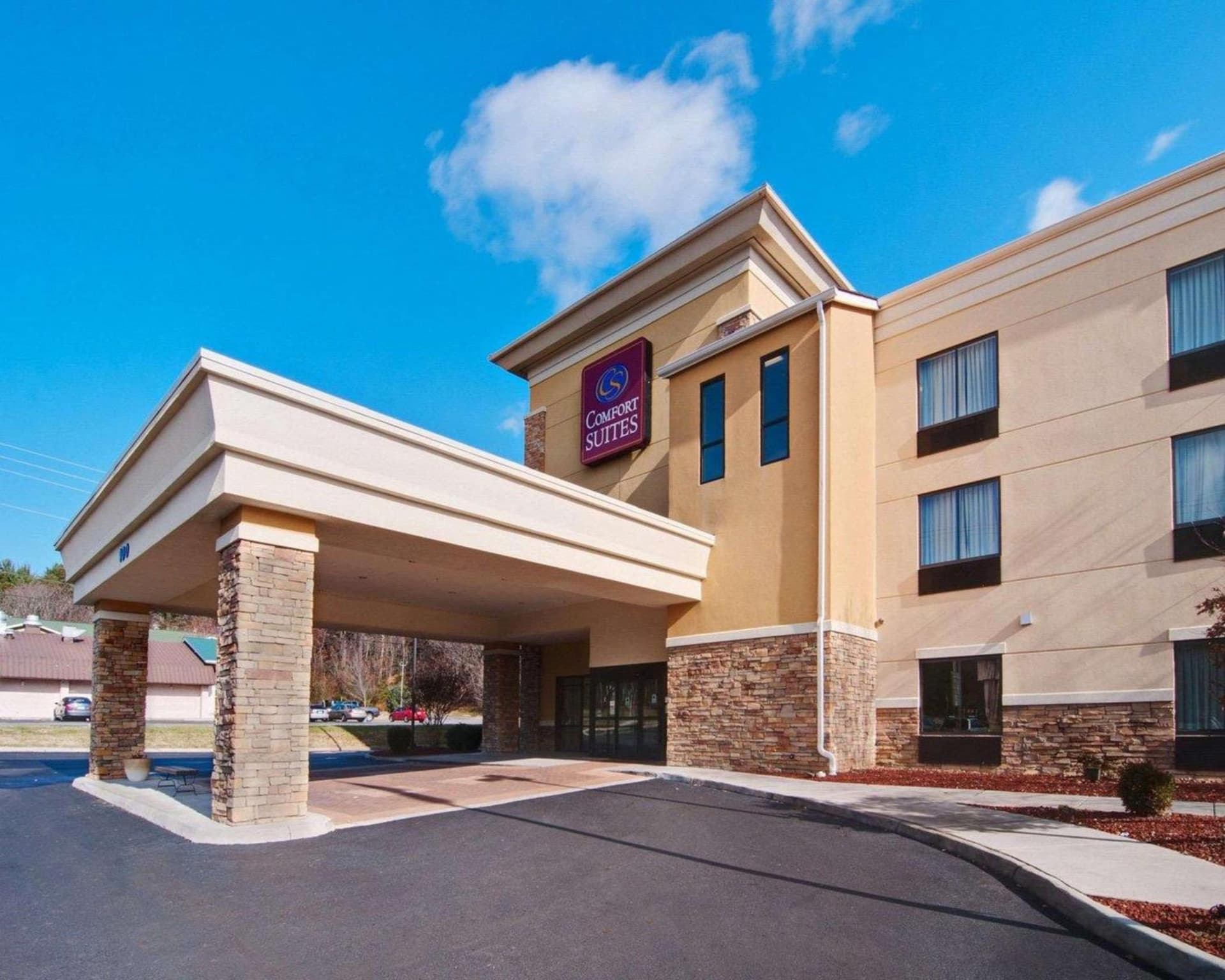 Comfort Suites Salem-Roanoke I-81 property views in Salem, VA — gallery photo 3