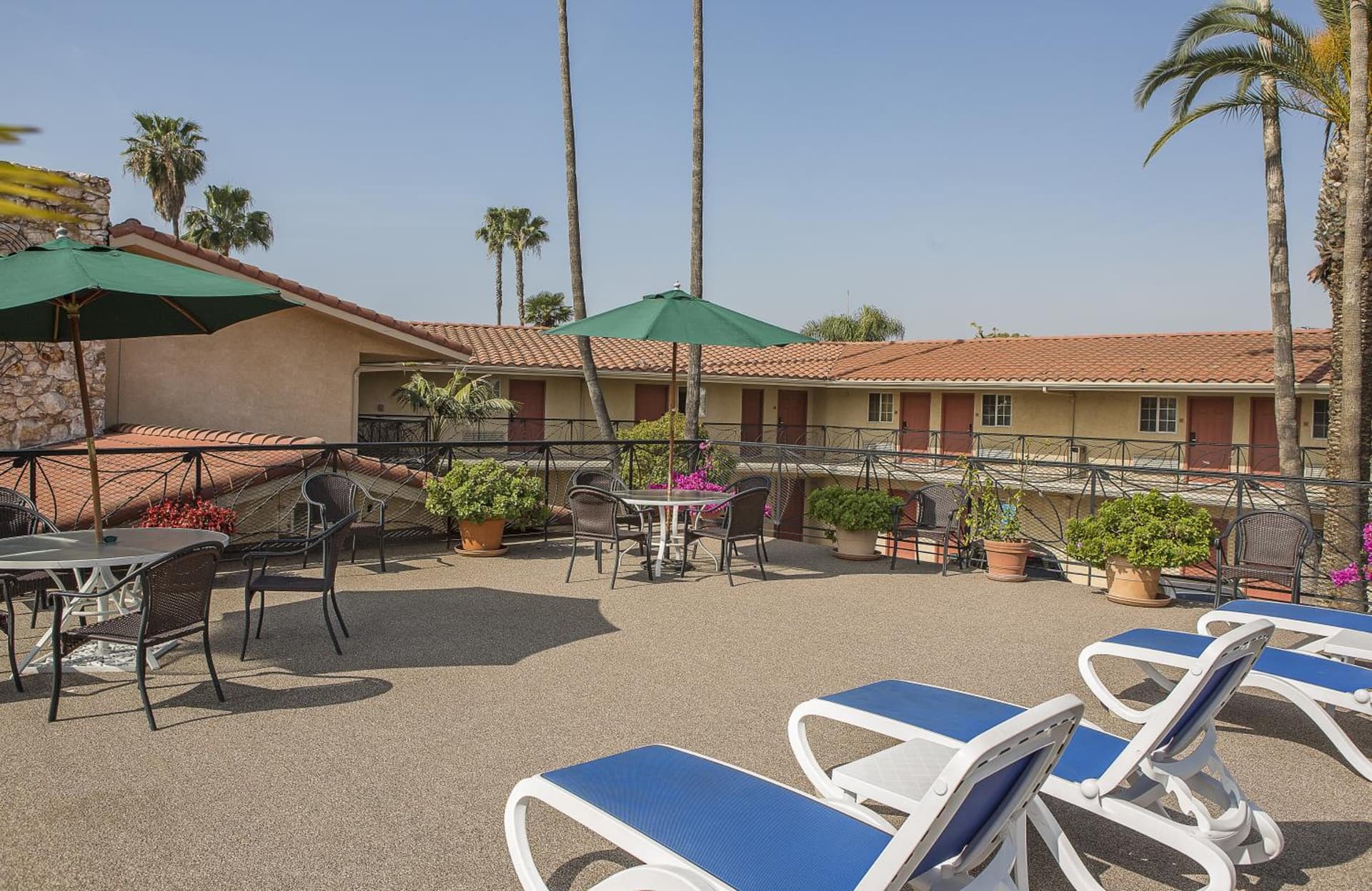 Safari Inn Burbank-Universal, a Coast Hotel gallery photo in Burbank, CA — image 15