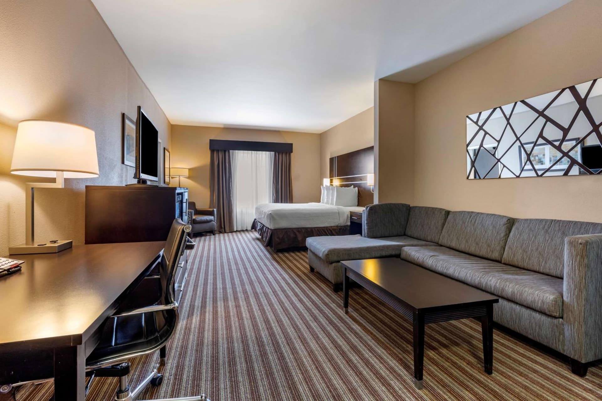 Best Western Plus North Odessa Inn & Suites property views in Odessa, TX — gallery photo 3