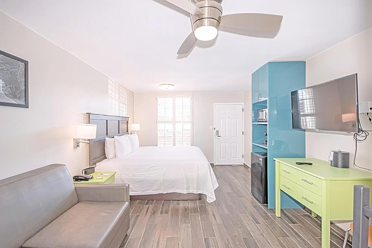 Seven Hills Suites I-10 gallery photo in Tallahassee, FL — image 25