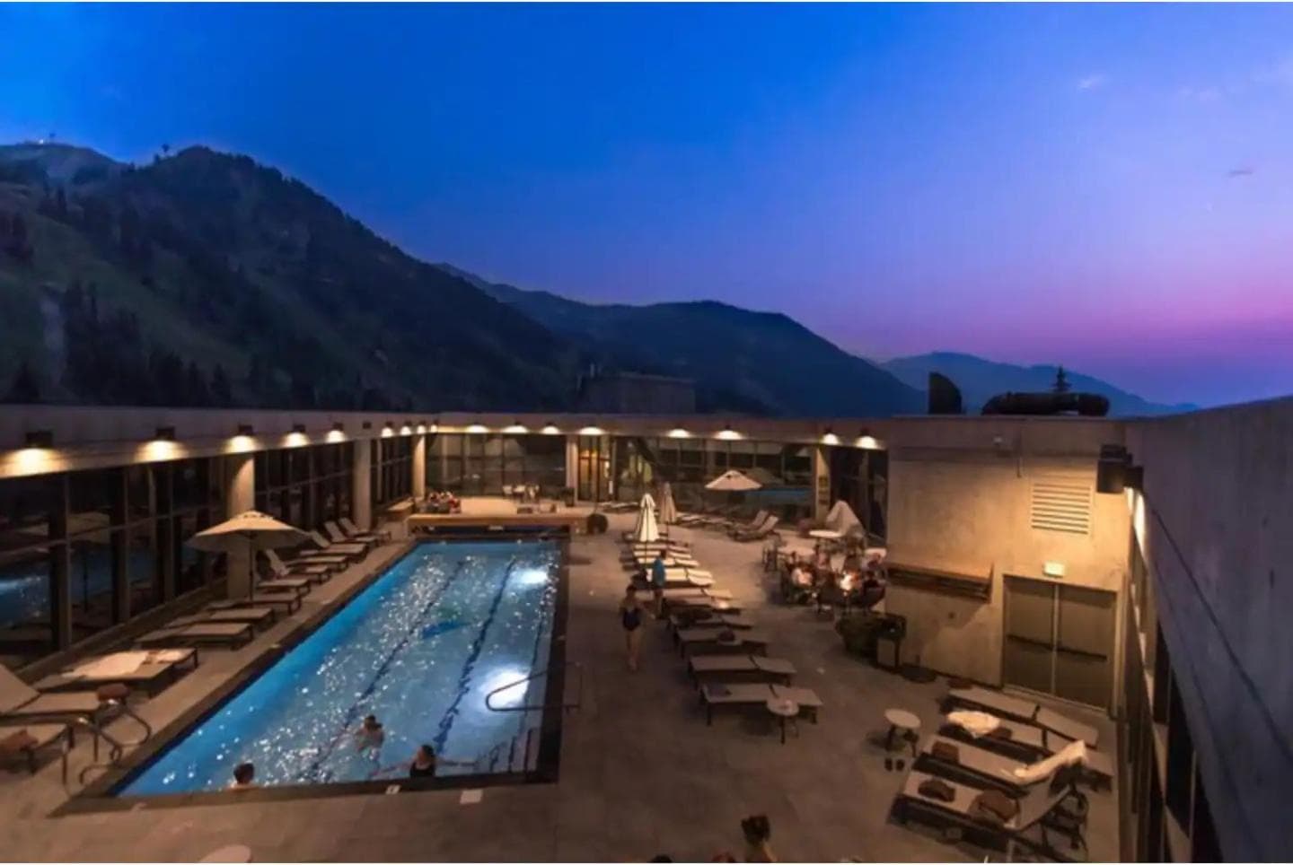 Ski-in Ski-out - The Cliff at Snowbird and Alta interior in Sandy, UT — gallery photo 2