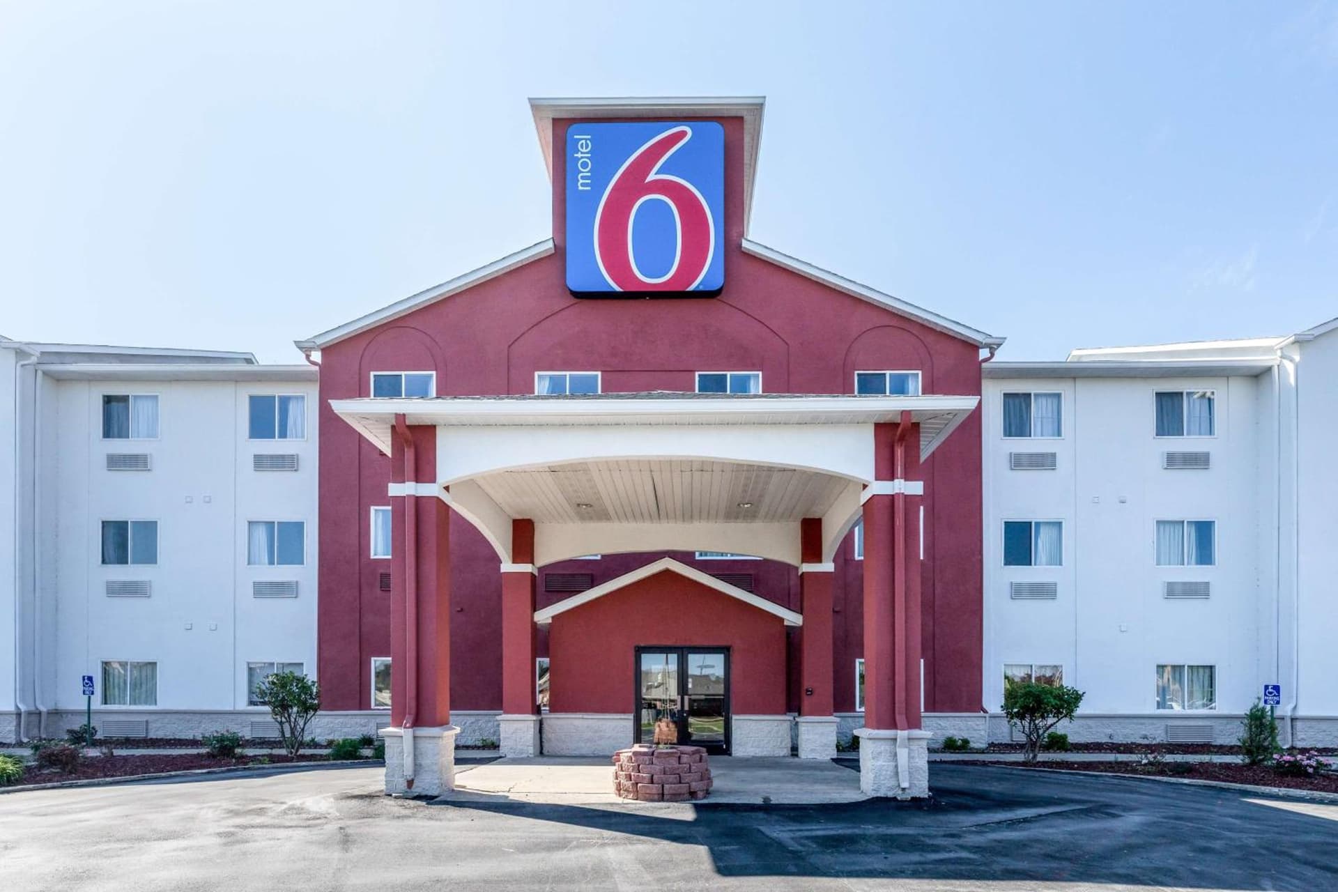 Motel 6-Indianapolis, IN - Southport property views in Indianapolis, IN — gallery photo 3
