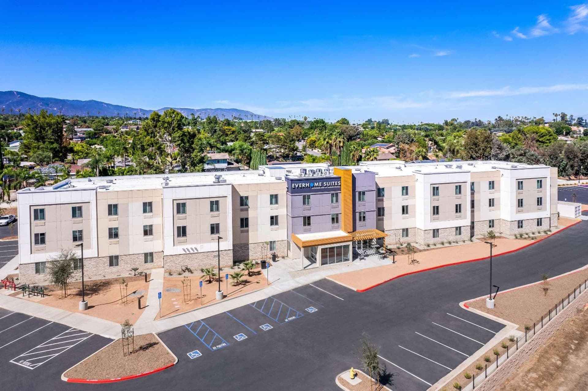 Everhome Suites Corona — hotel in Corona, California