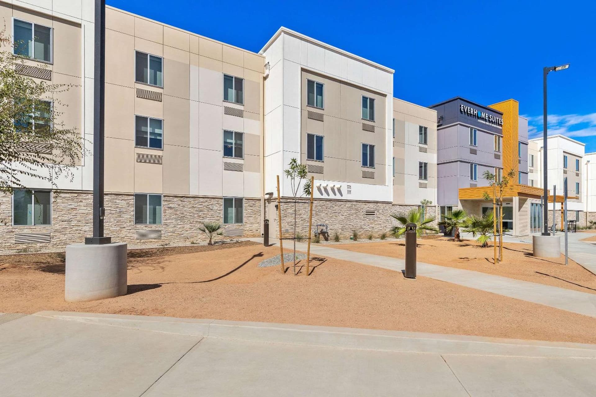 Everhome Suites Corona gallery photo in Corona, CA — image 35