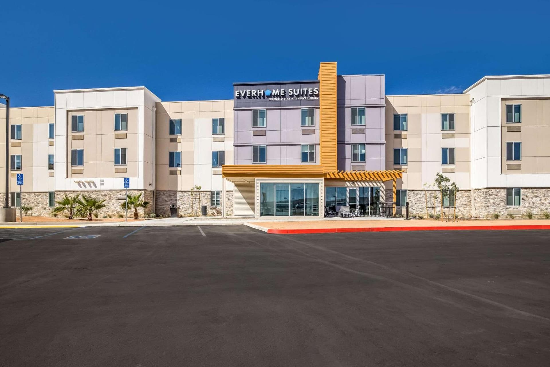 Everhome Suites Corona gallery photo in Corona, CA — image 18