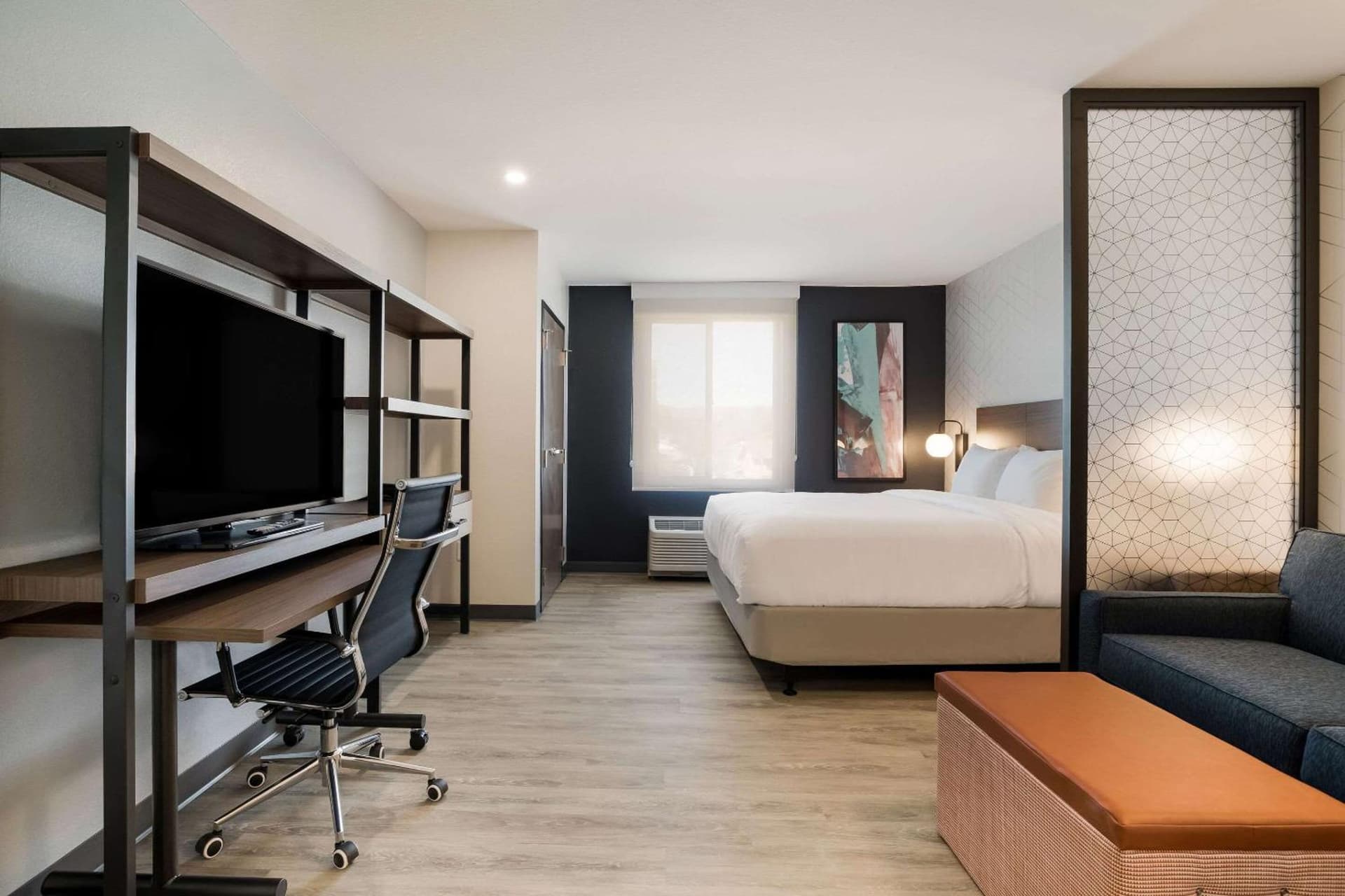 Everhome Suites Corona gallery photo in Corona, CA — image 26