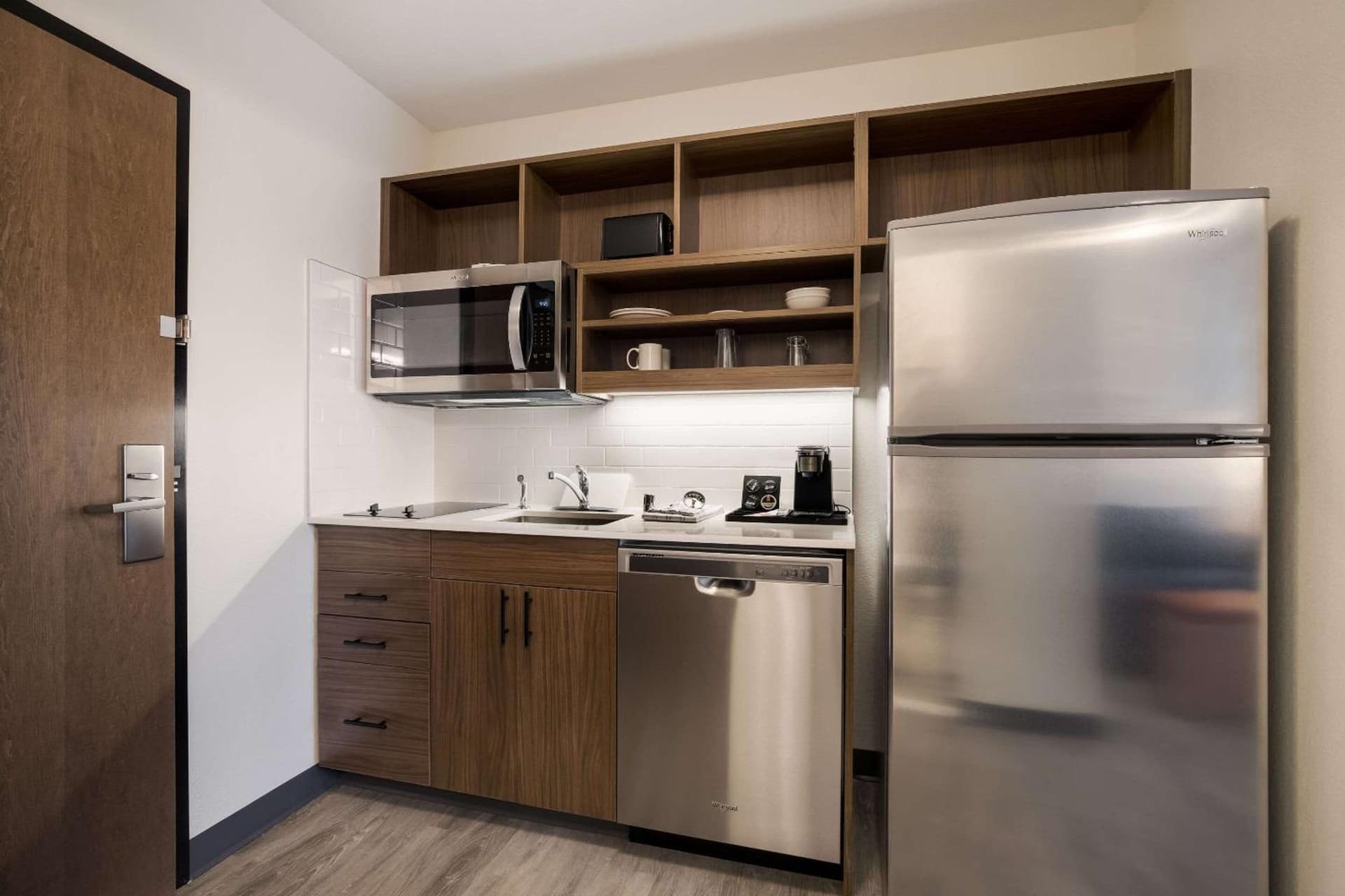 Everhome Suites Corona gallery photo in Corona, CA — image 31