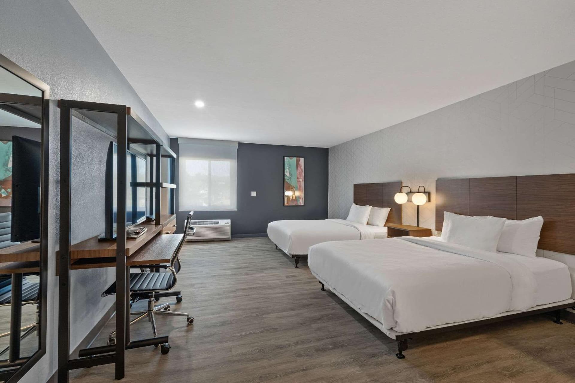 Everhome Suites Corona gallery photo in Corona, CA — image 10